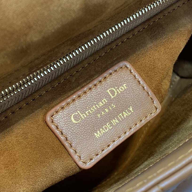 Dior Lady Dior Bag    20cm - DesignerGu
