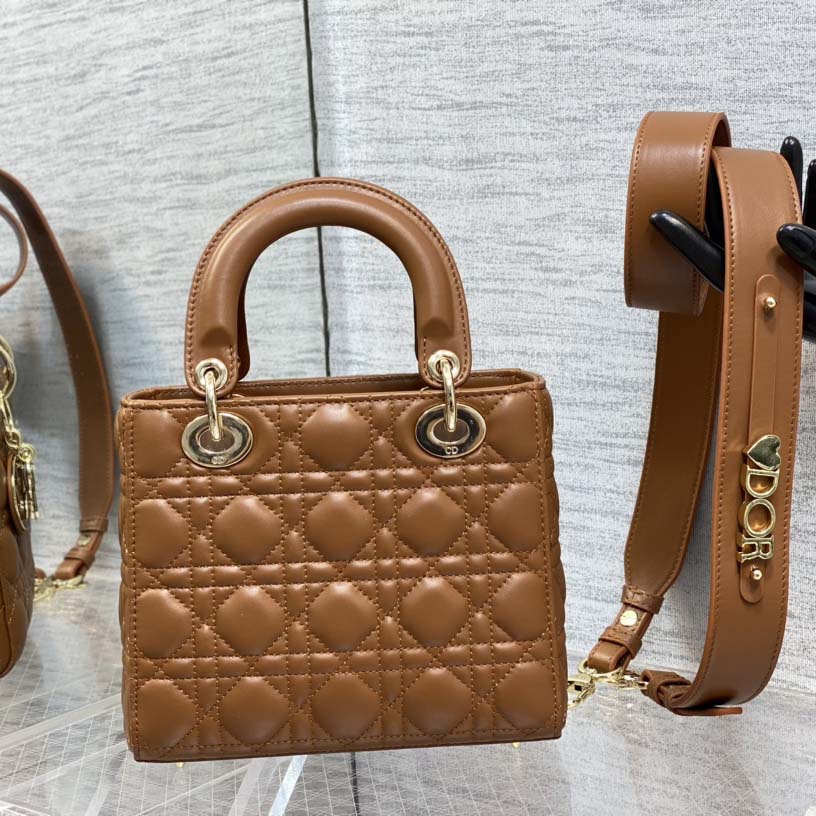 Dior Lady Dior Bag    20cm - DesignerGu