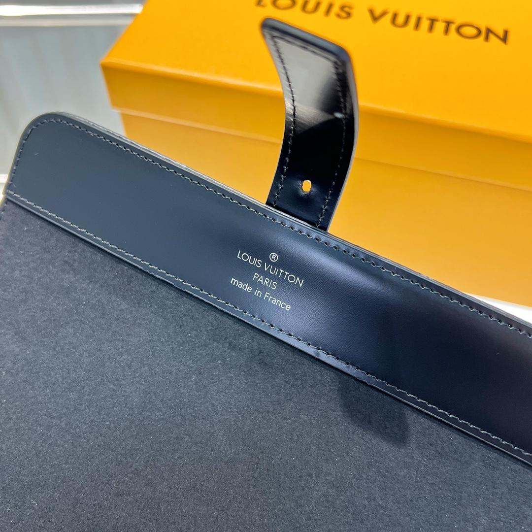 Louis Vuitton Etui 3 Montres     - DesignerGu