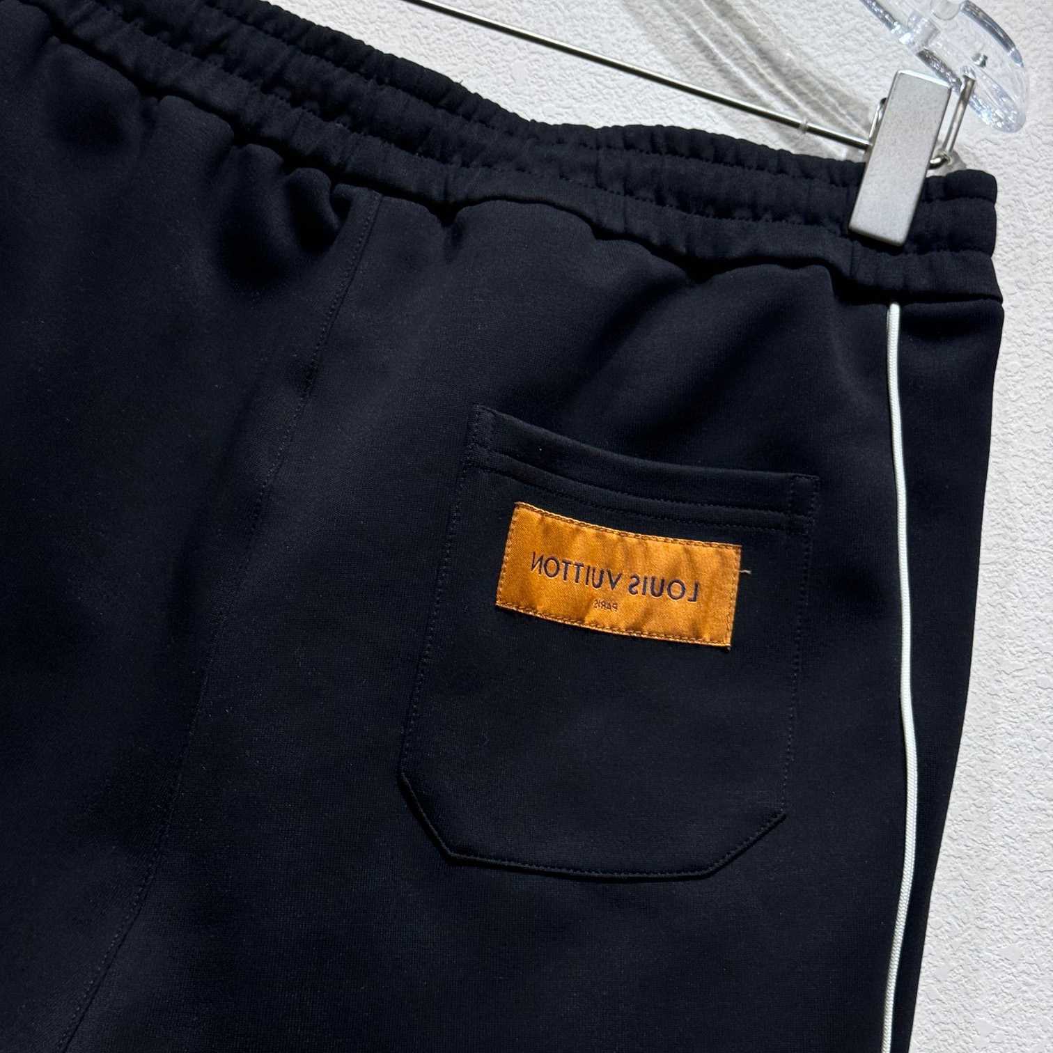 Louis Vuitton Cotton Shorts - 