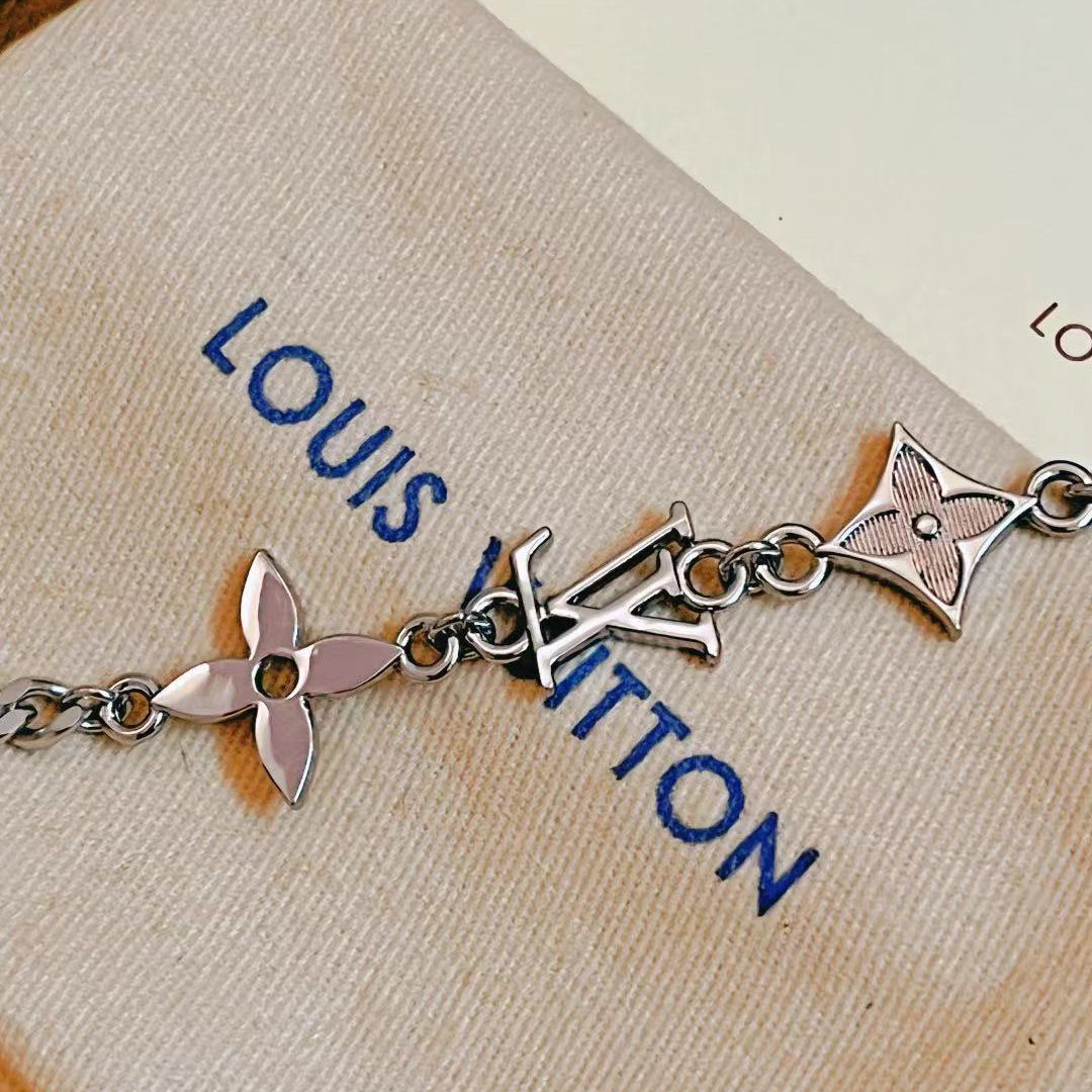 Louis Vuitton Monogram Row Bracelet  M1407A - DesignerGu