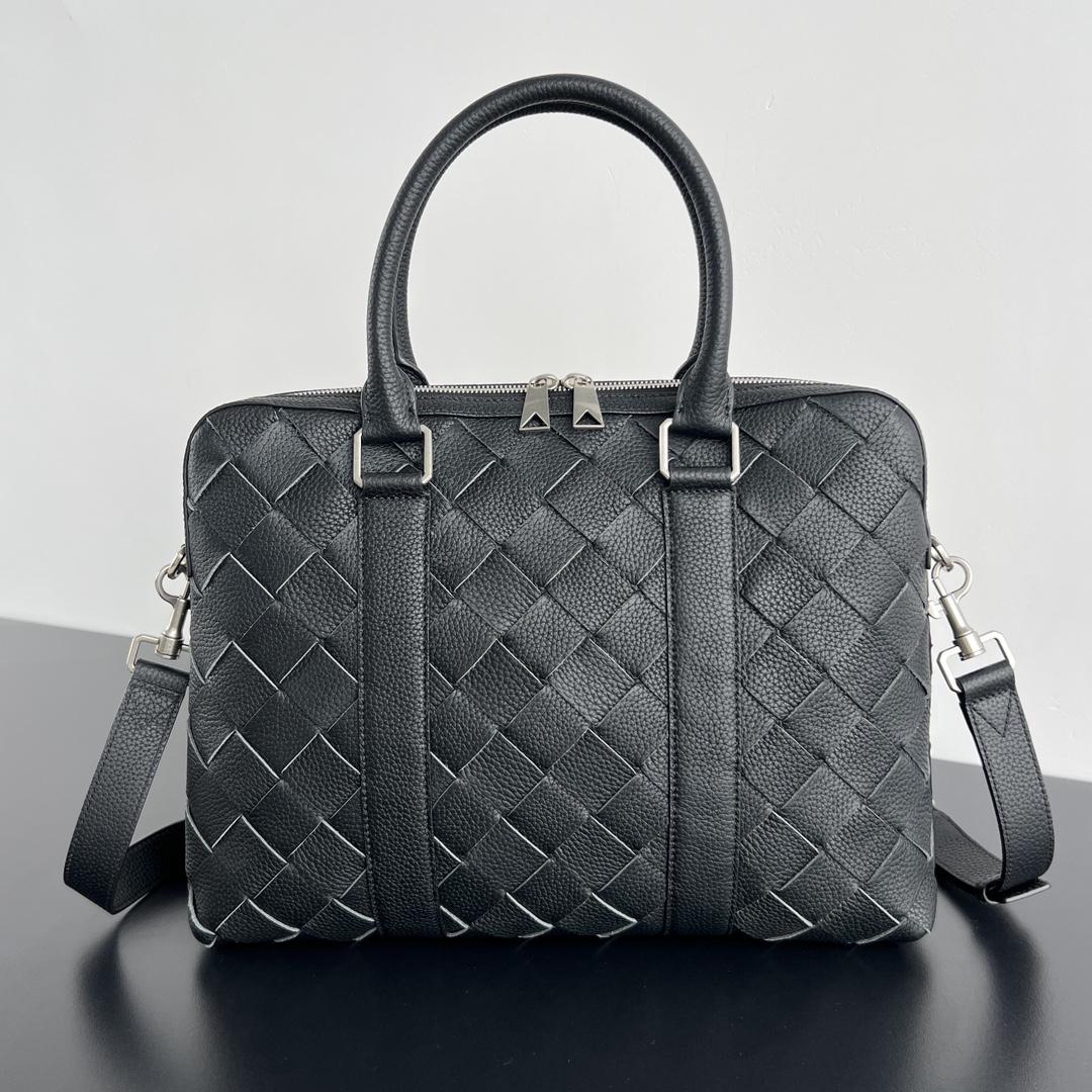 Bottega Veneta Men's Slim Intrecciato Briefcase in Black - DesignerGu