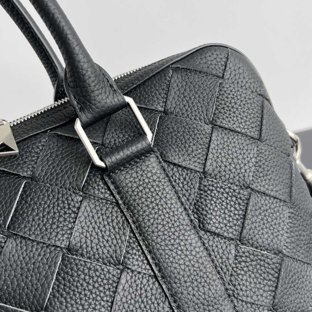 Bottega Veneta Men's Slim Intrecciato Briefcase in Black - DesignerGu
