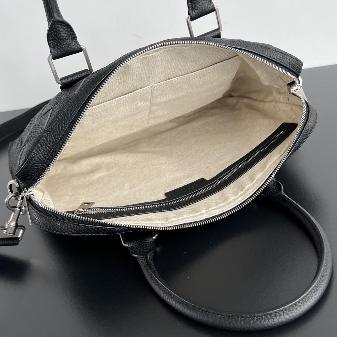 Bottega Veneta Men's Slim Intrecciato Briefcase in Black - DesignerGu