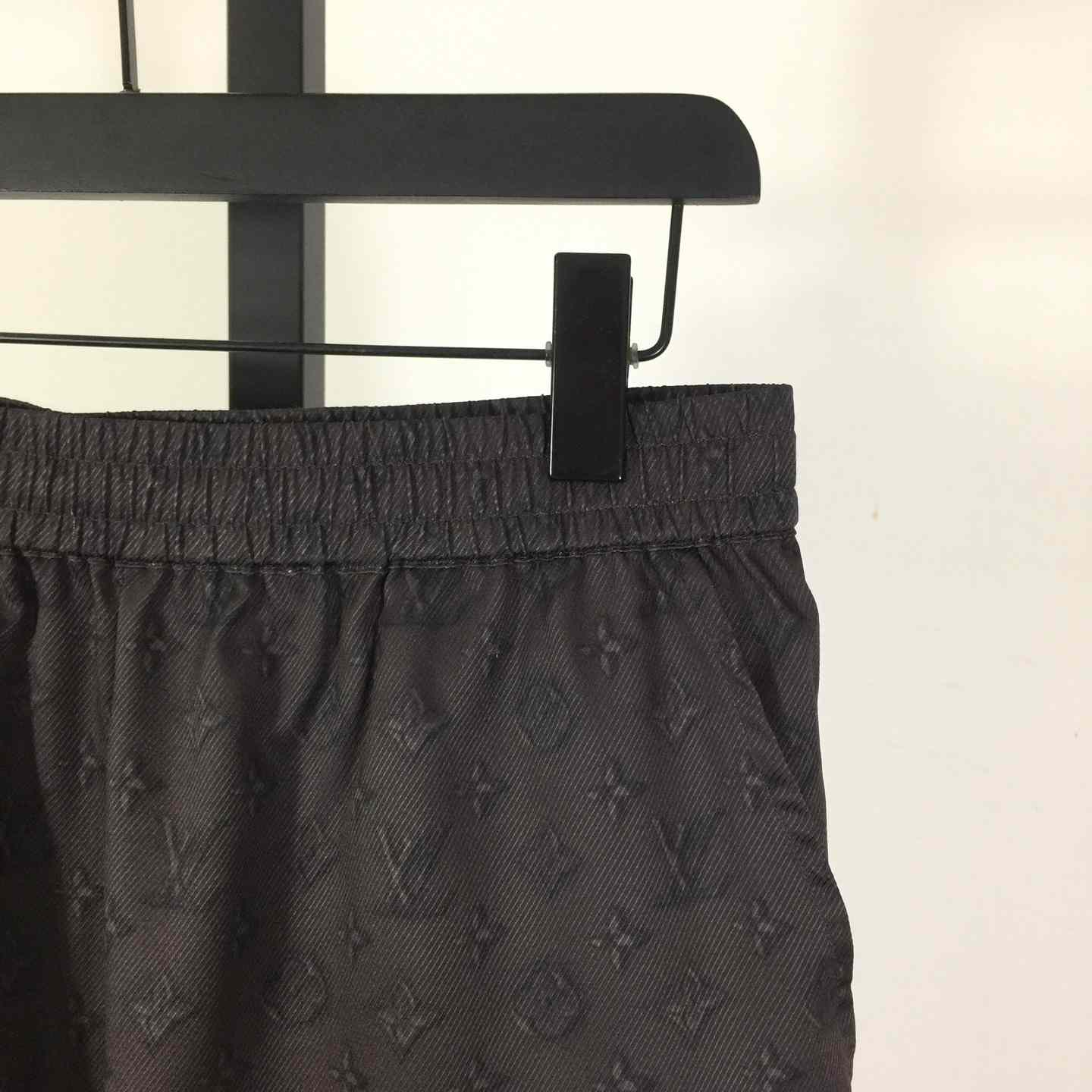 Louis Vuitton Printed Monogram Silk Shorts   1AHCD3 - 
