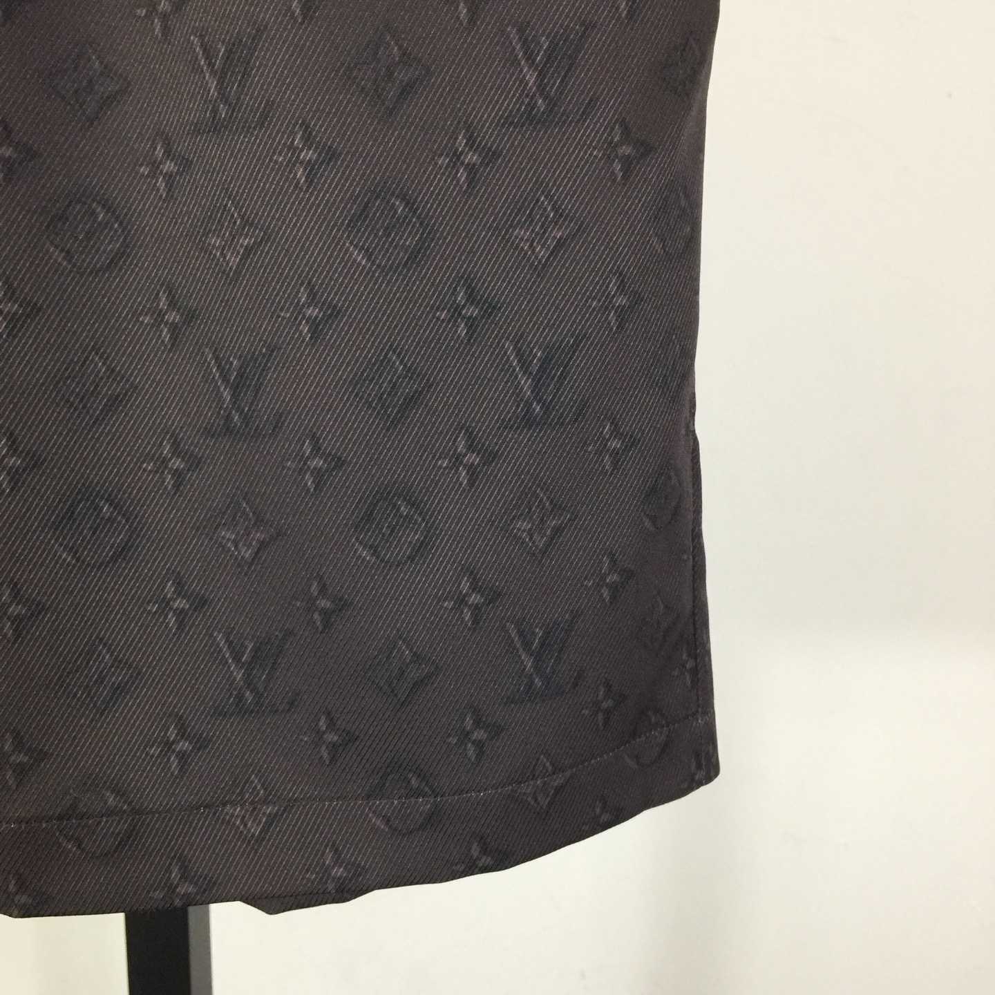 Louis Vuitton Printed Monogram Silk Shorts   1AHCD3 - 