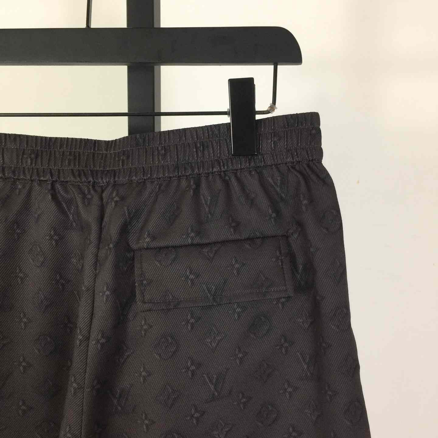 Louis Vuitton Printed Monogram Silk Shorts   1AHCD3 - 