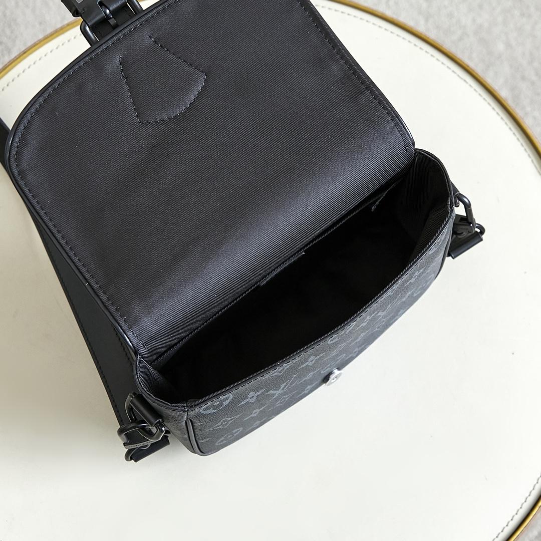 Louis Vuitton Montsouris Messenger PM   M12519 - DesignerGu