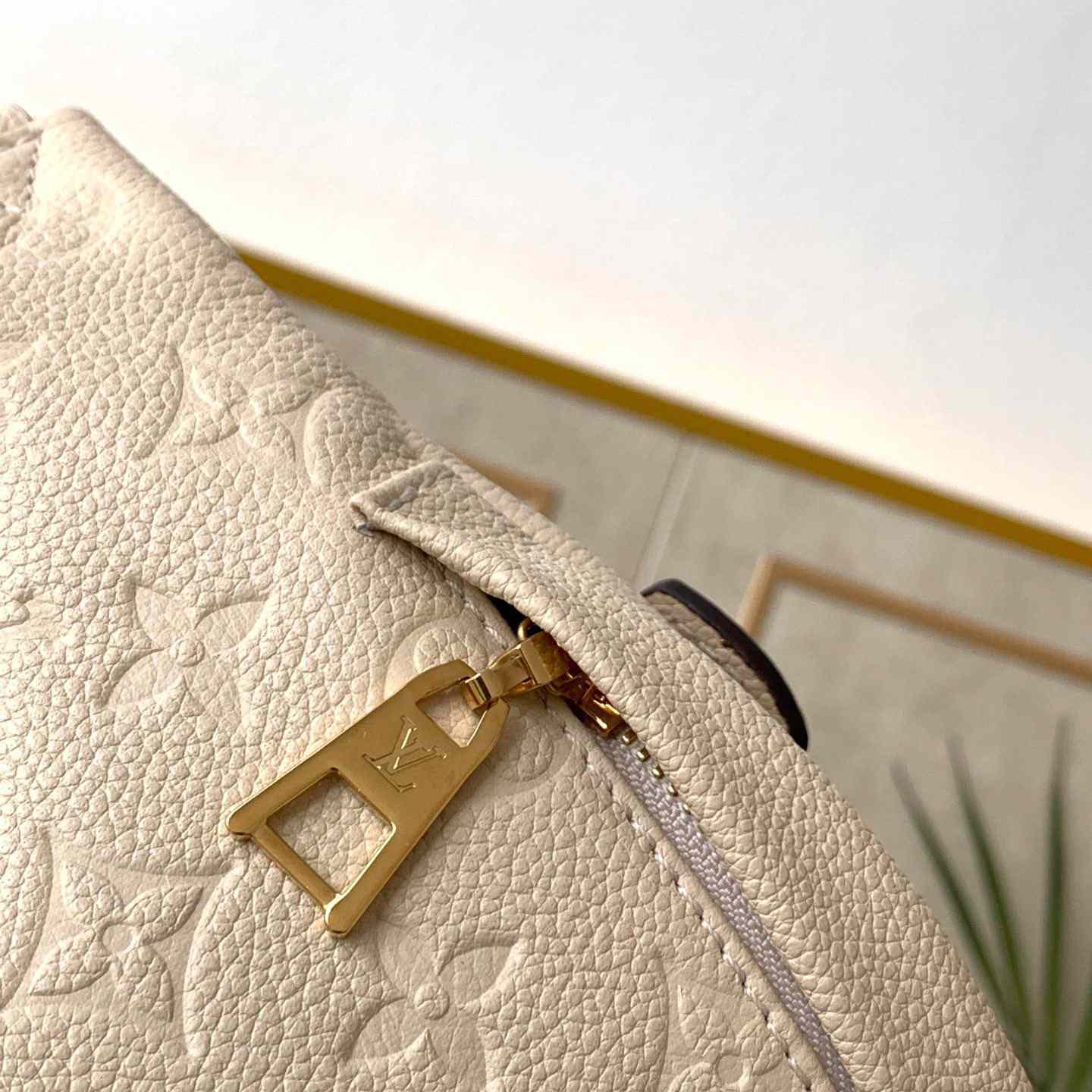 Louis Vuitton Bumbag  M44812  - DesignerGu