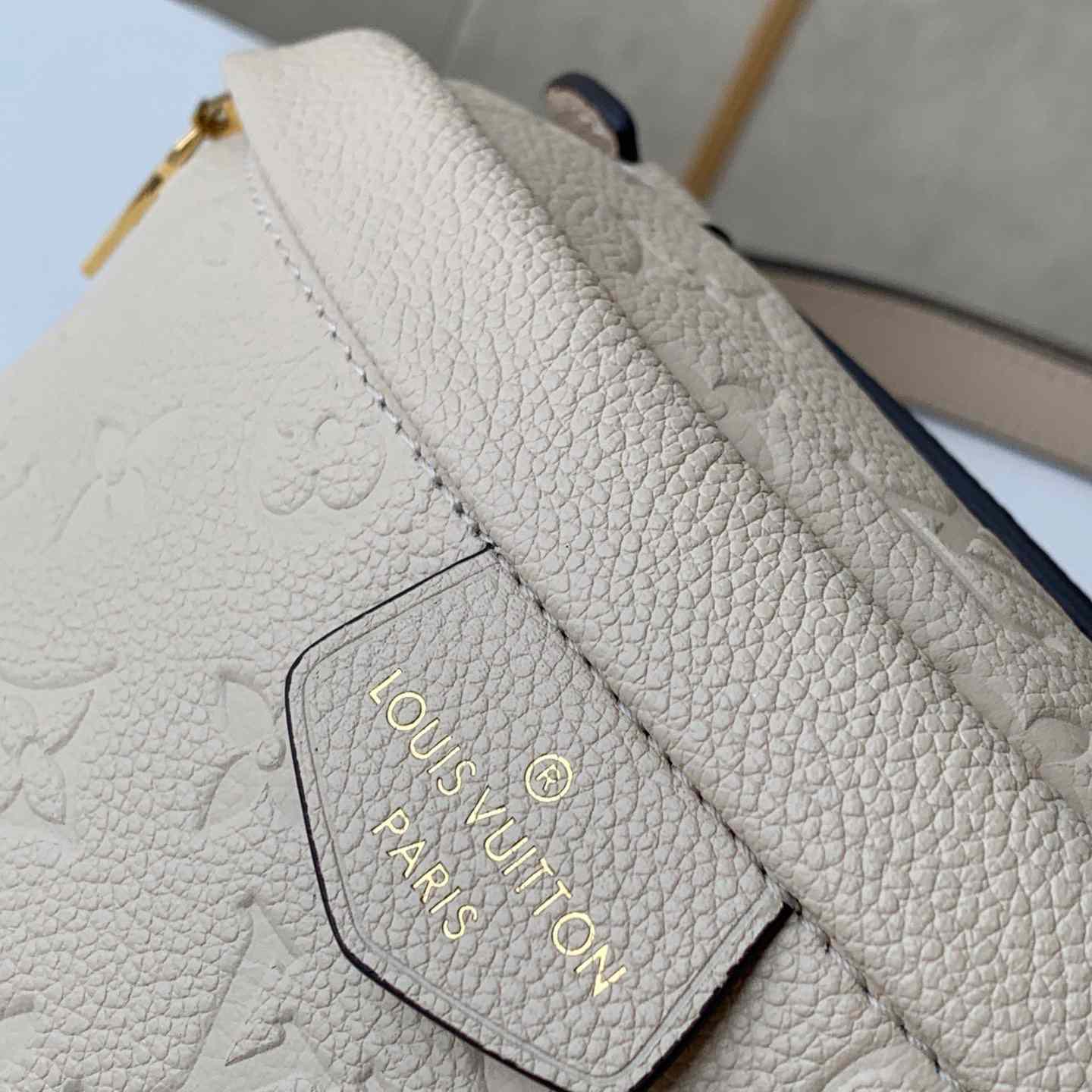 Louis Vuitton Bumbag  M44812  - DesignerGu