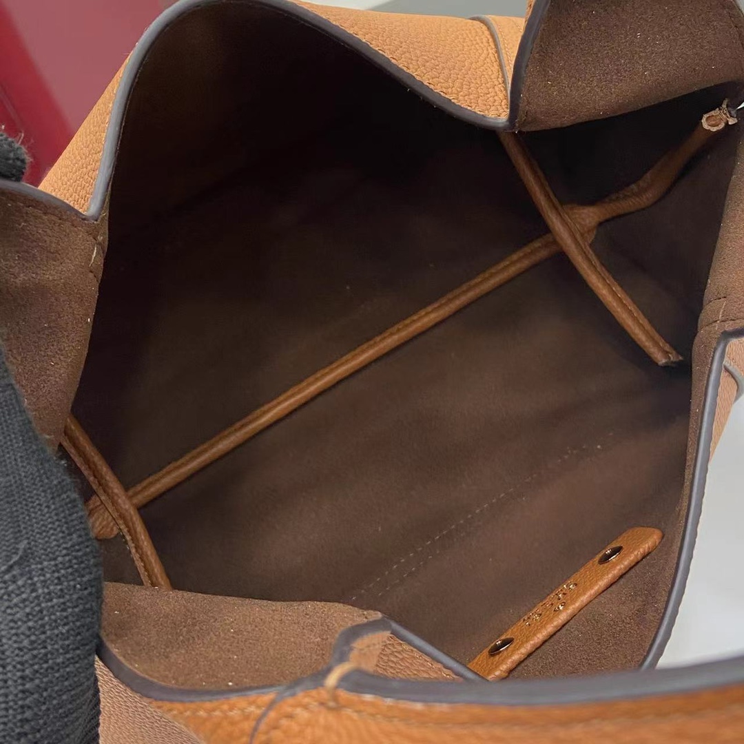 Gucci Softbit Medium Top Handle Bag - DesignerGu