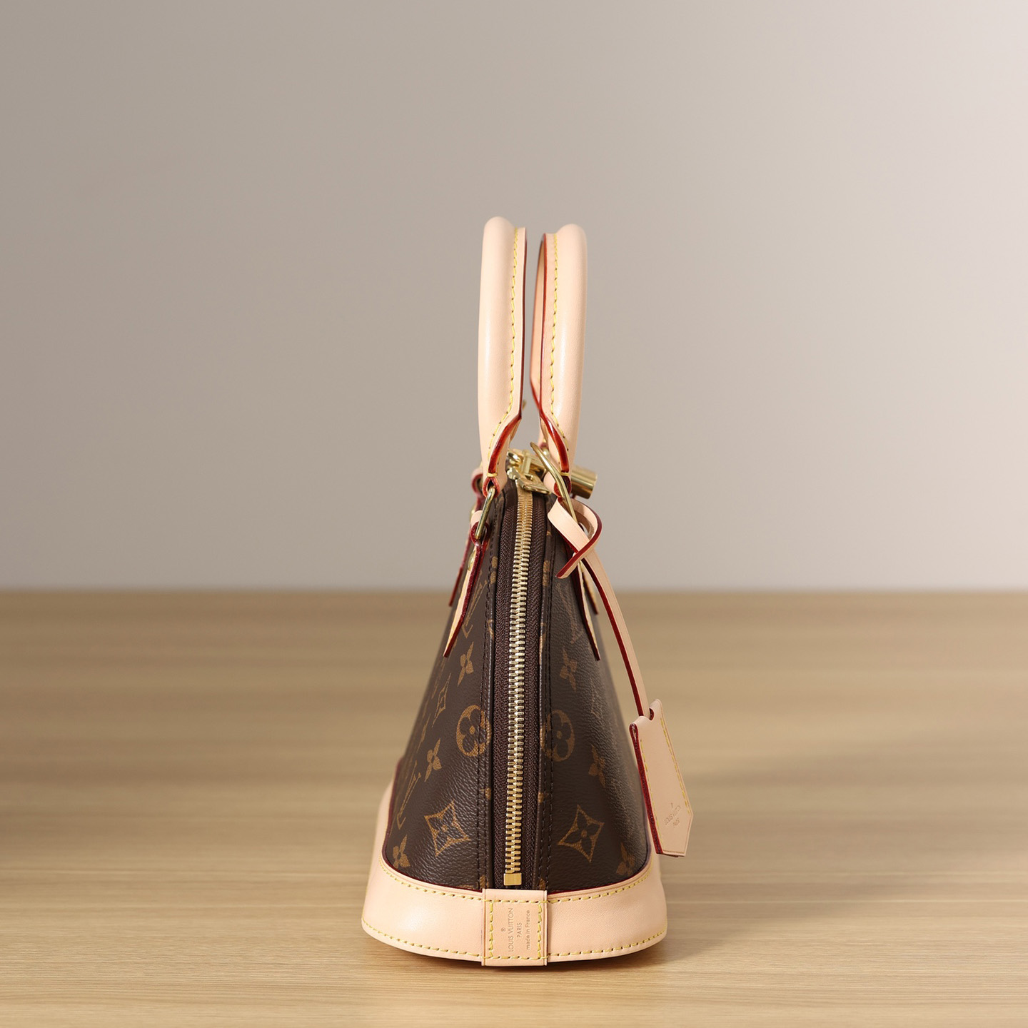 Louis Vuitton Alma BB Handbag (23.5-17.5-11.5cm)     M53152 - DesignerGu