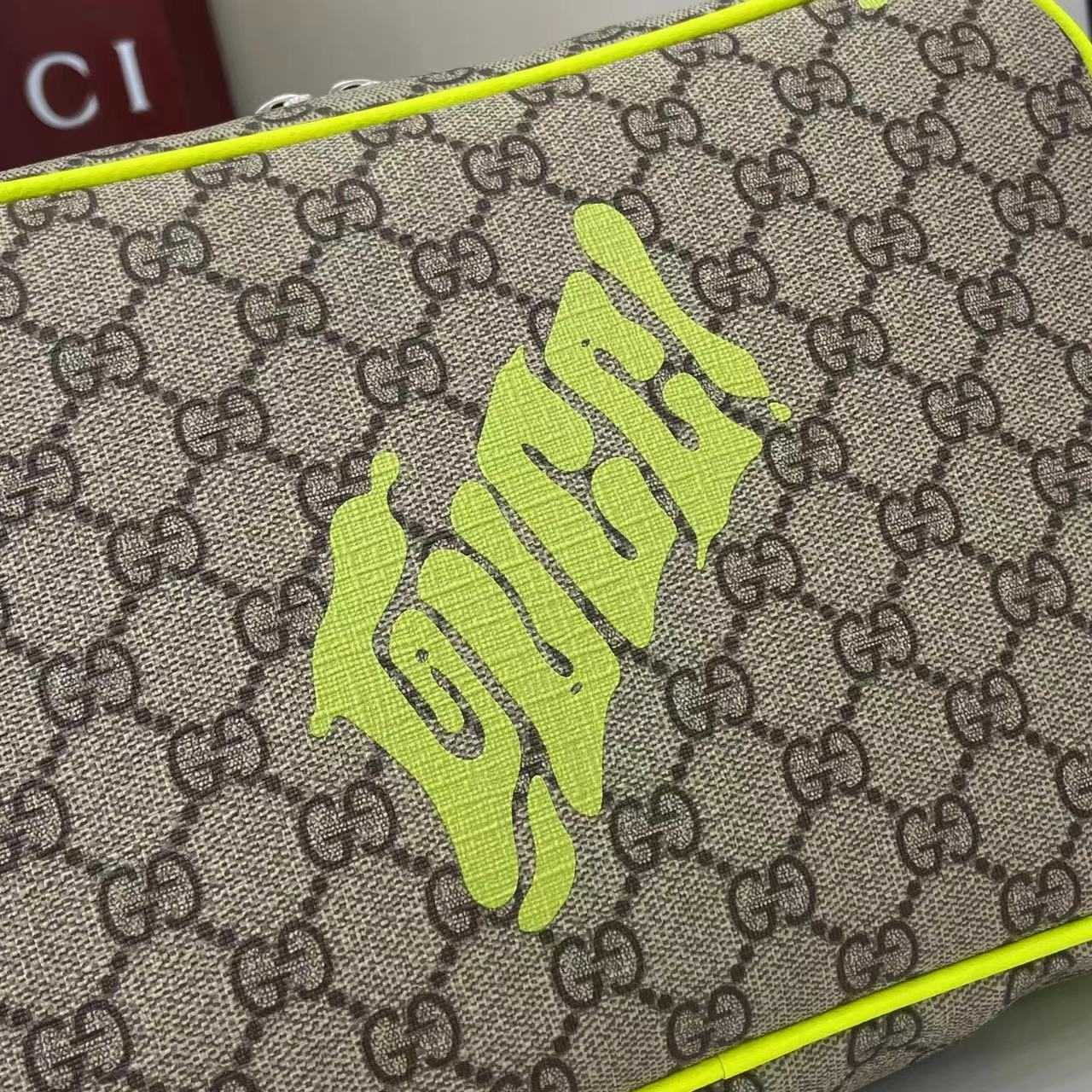 Gucci Medium Crossbody Bag With Print - DesignerGu