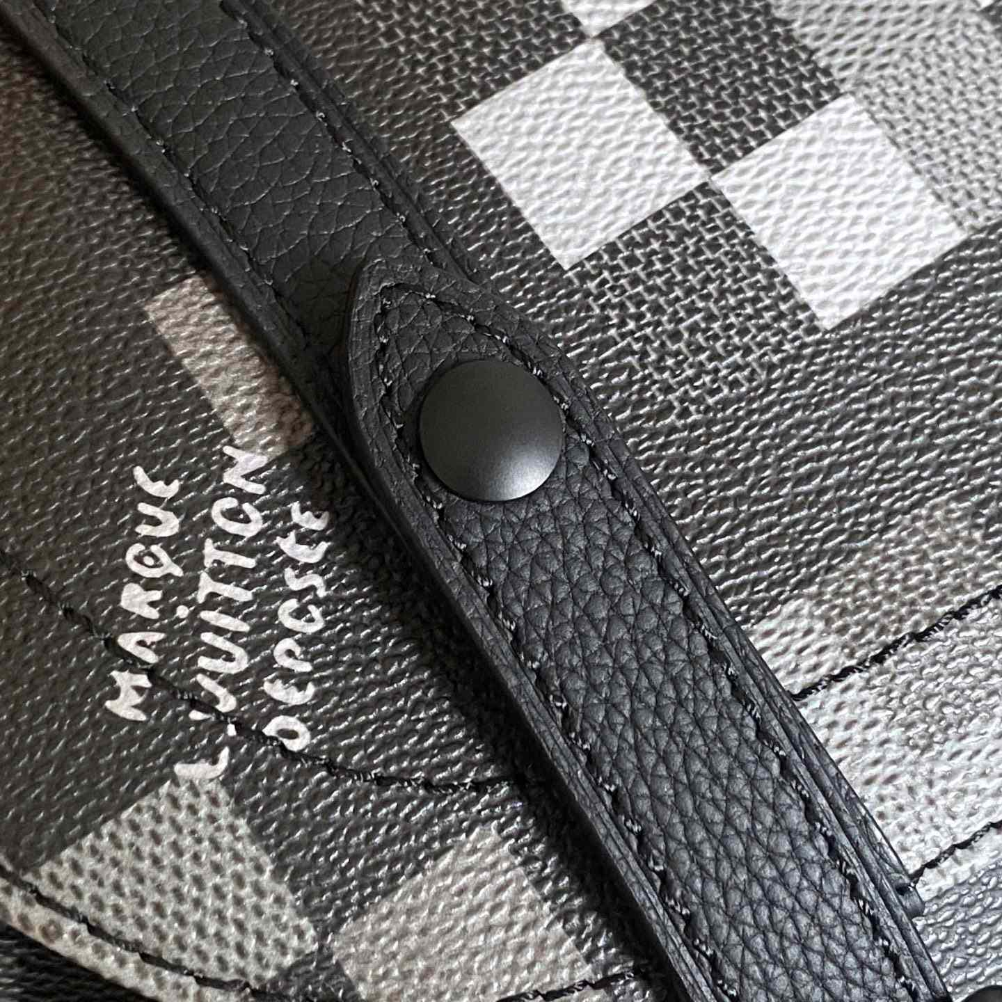 Louis Vuitton Christopher MM   M14952 - DesignerGu