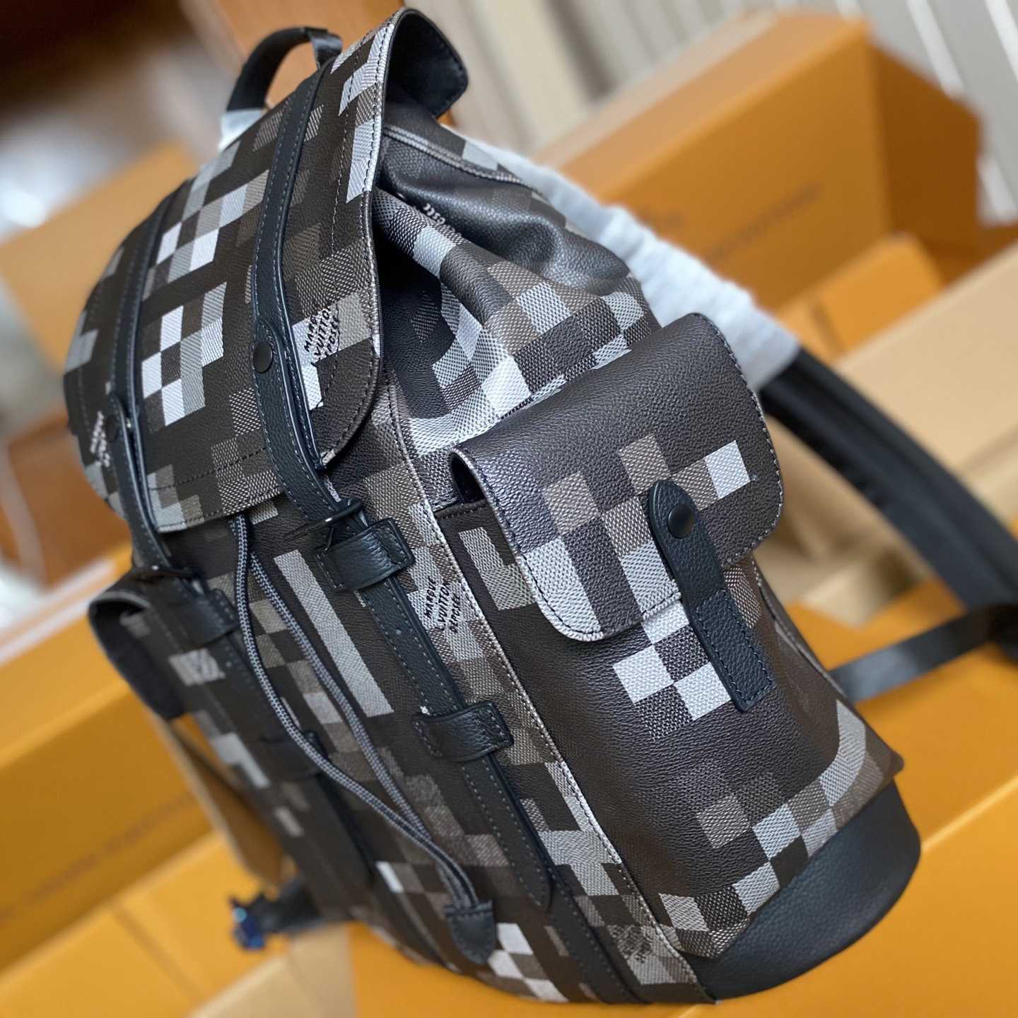 Louis Vuitton Christopher MM   M14952 - DesignerGu