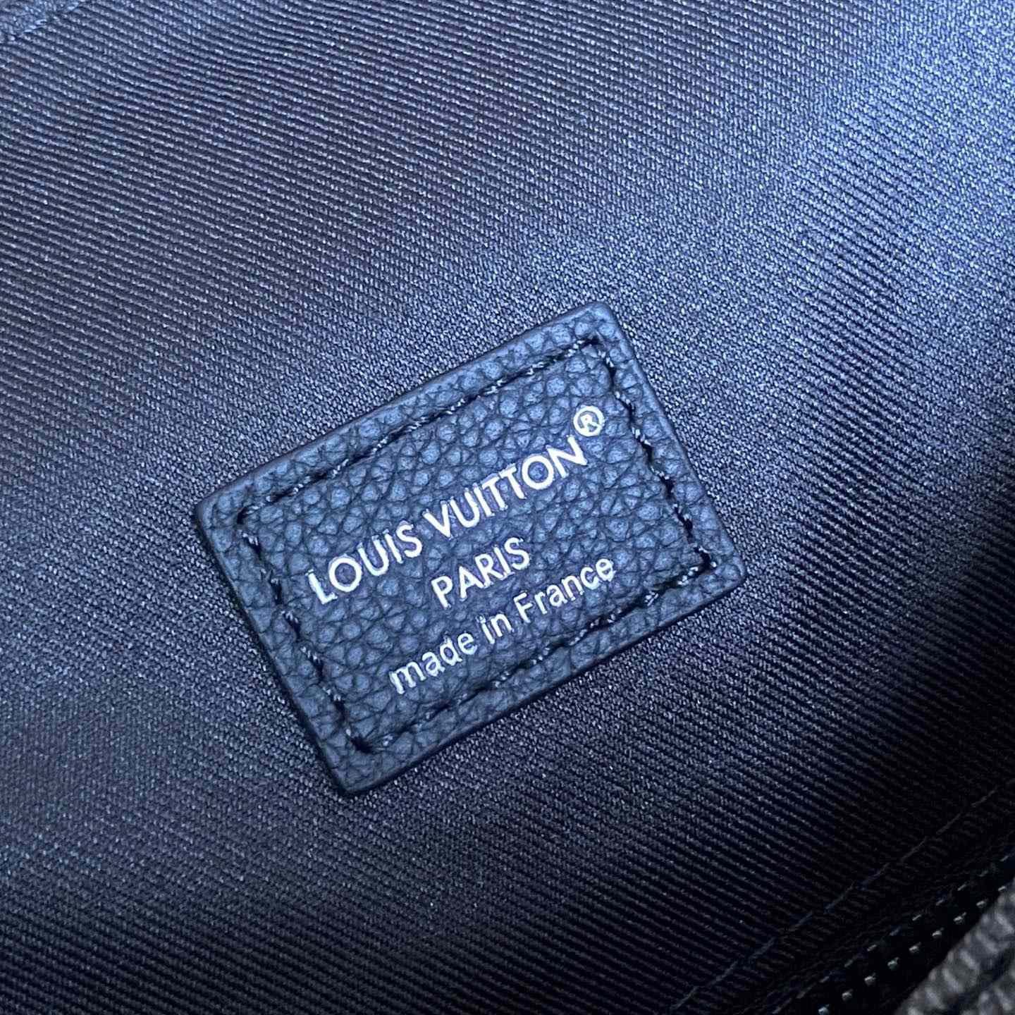 Louis Vuitton Christopher MM   M14952 - DesignerGu