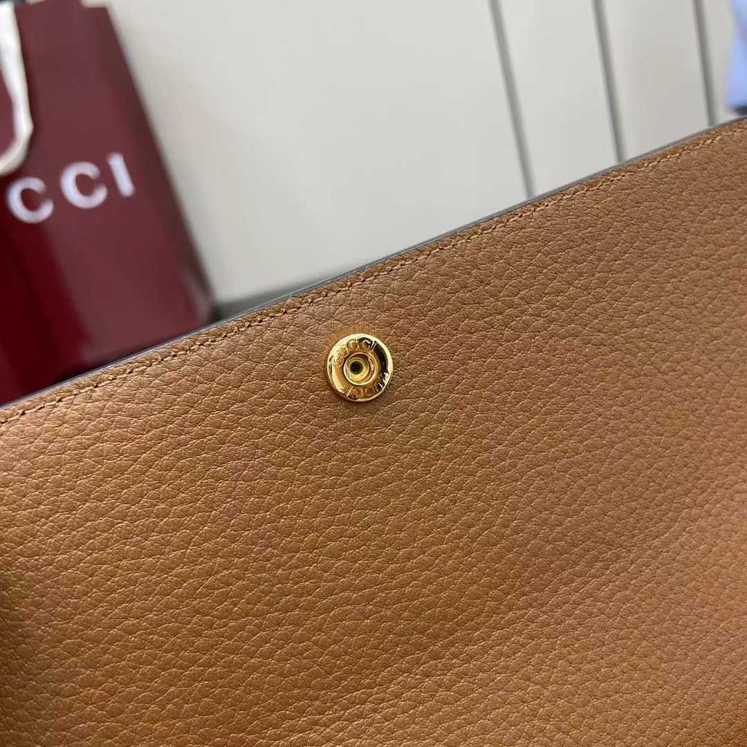 Gucci Softbit Continental Wallet - DesignerGu