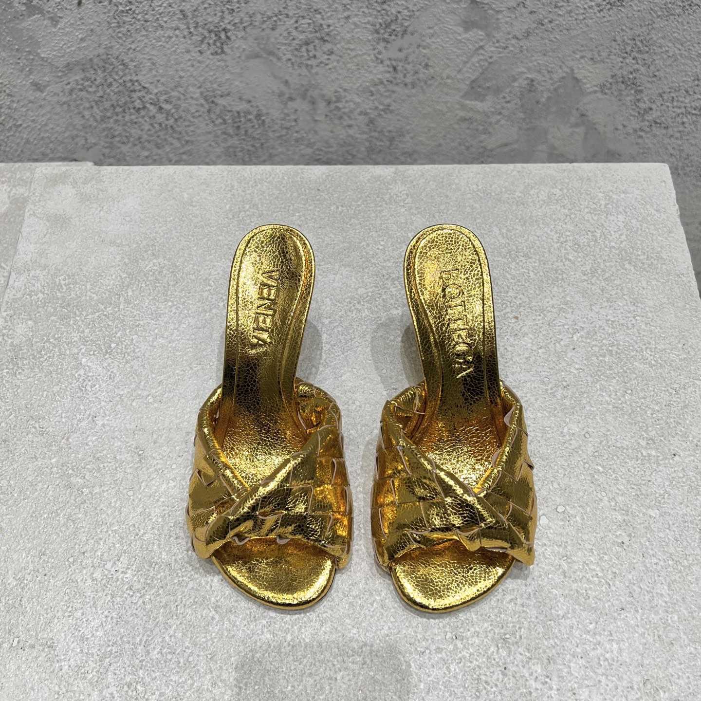 Bottega Veneta Blink Mule   - DesignerGu