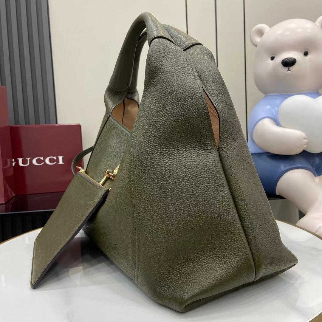 Gucci Softbit Maxi Shoulder Bag - DesignerGu