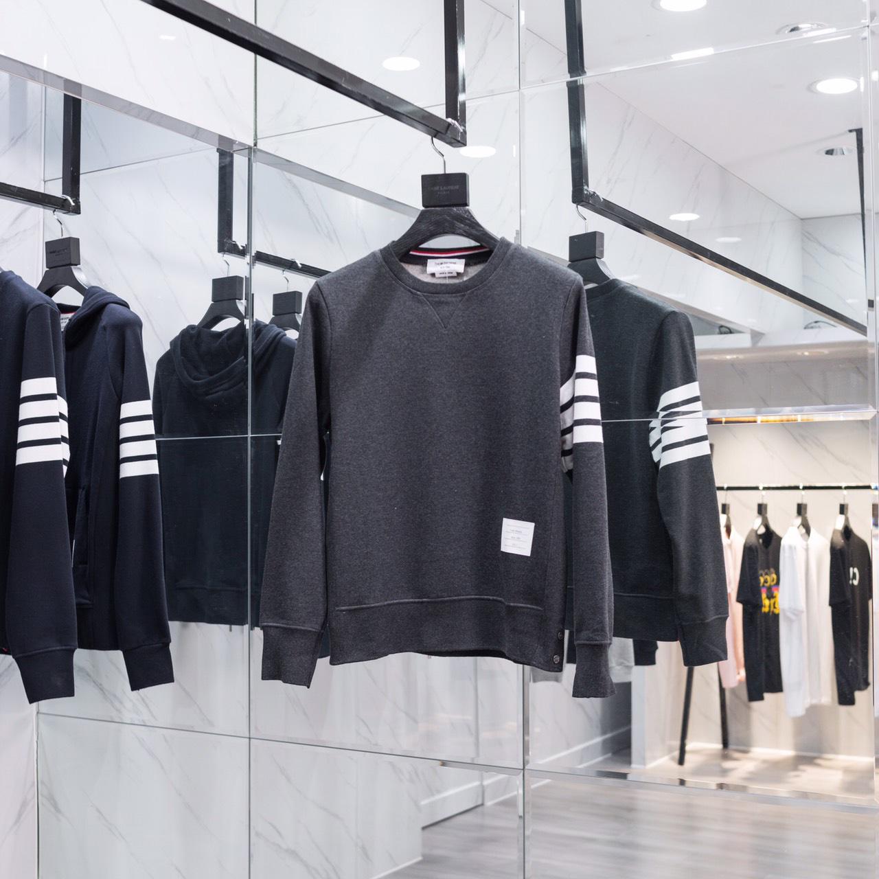 Thom Browne Stripe Sleeve Sweatshirt    TB22 - DesignerGu