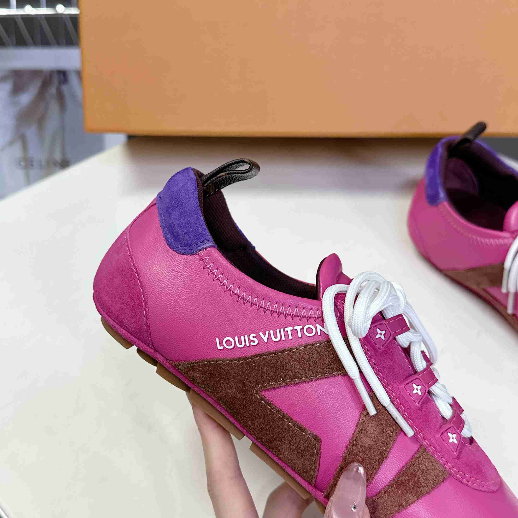 Louis Vuitton LV Sneakerina   1AHNEI - DesignerGu