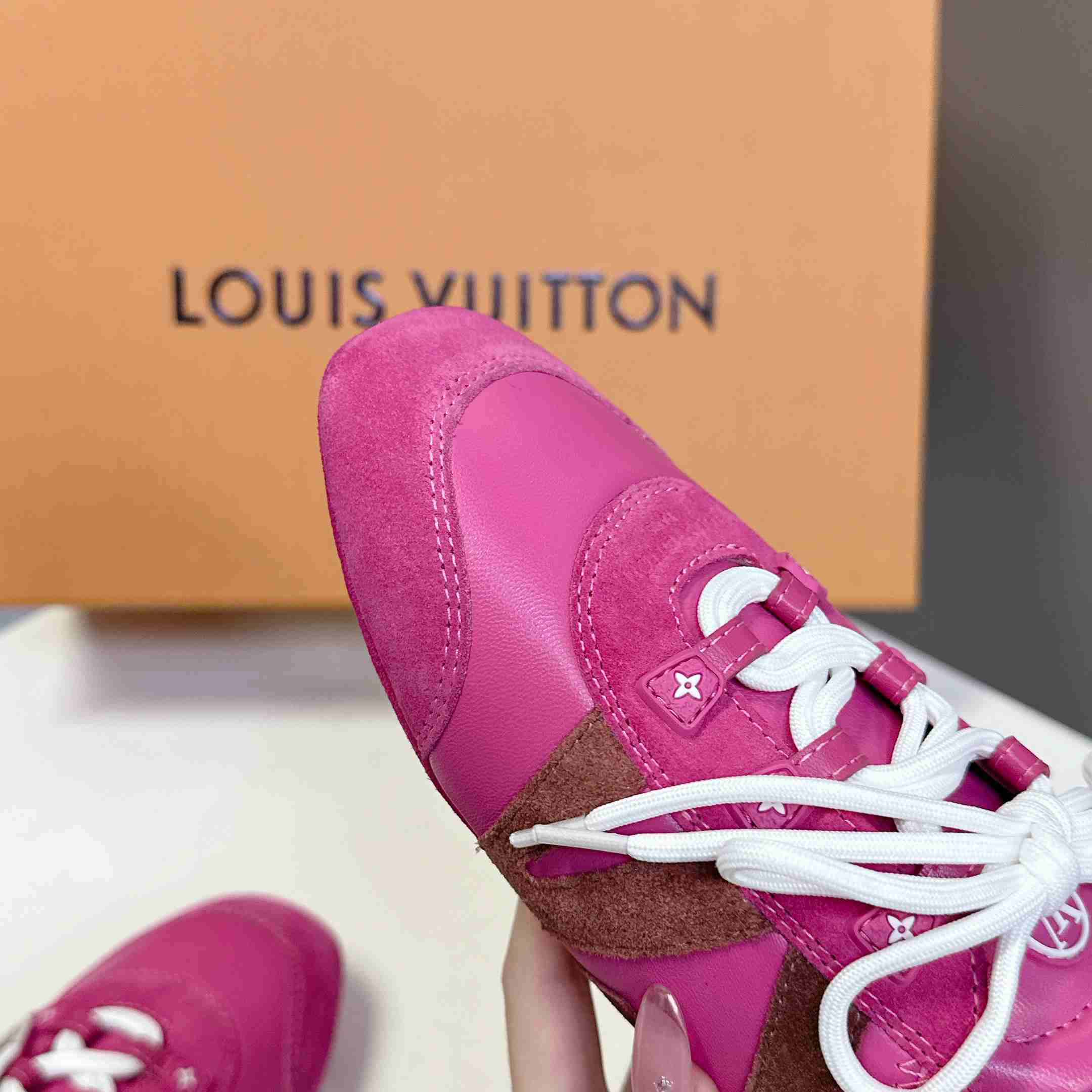 Louis Vuitton LV Sneakerina   1AHNEI - DesignerGu