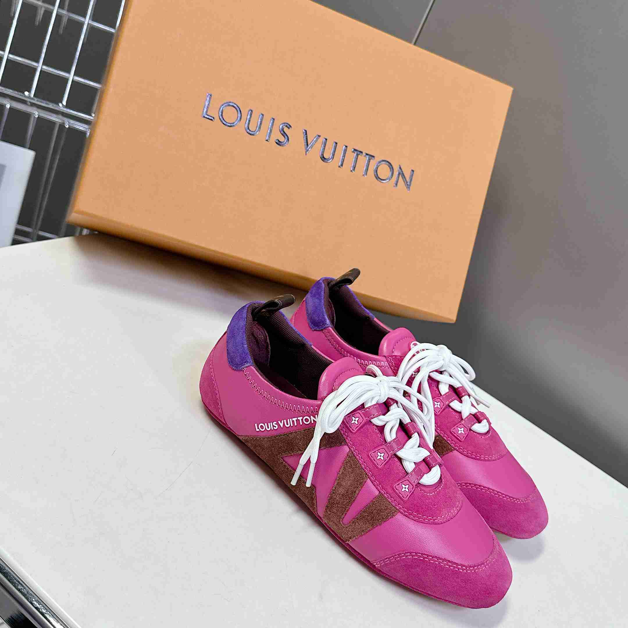 Louis Vuitton LV Sneakerina   1AHNEI - DesignerGu