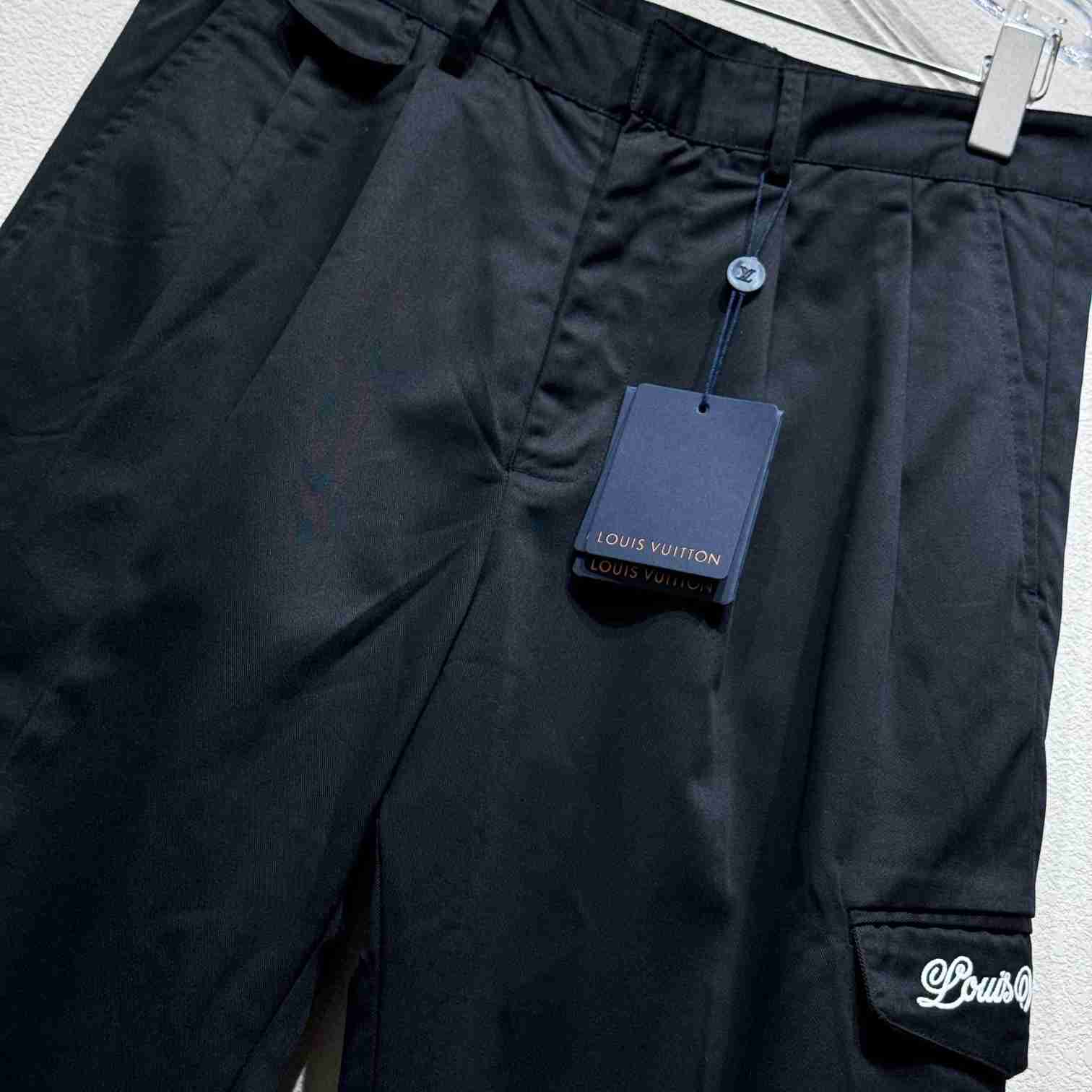 Louis Vuitton Signature Chino Pants - DesignerGu