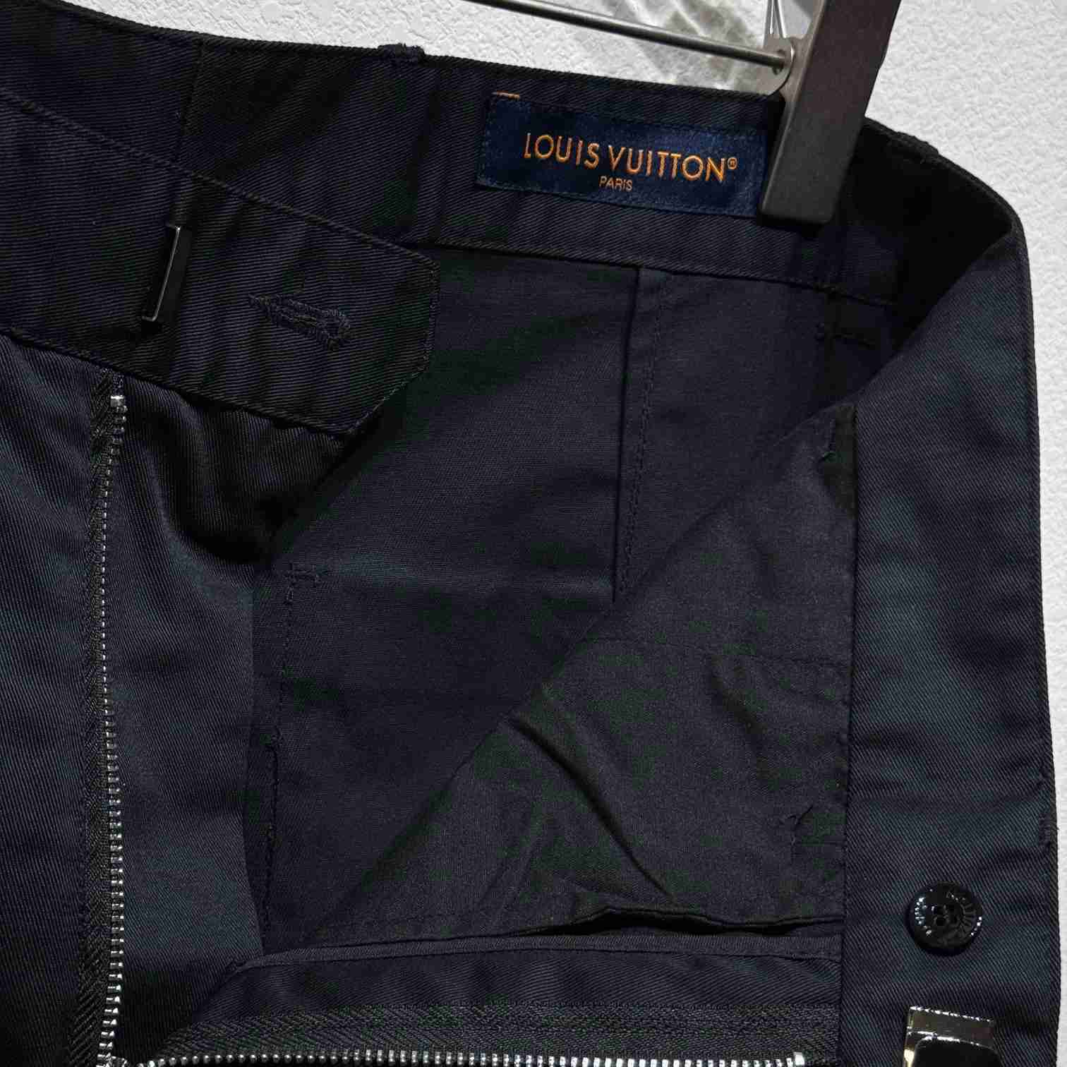 Louis Vuitton Signature Chino Pants - DesignerGu