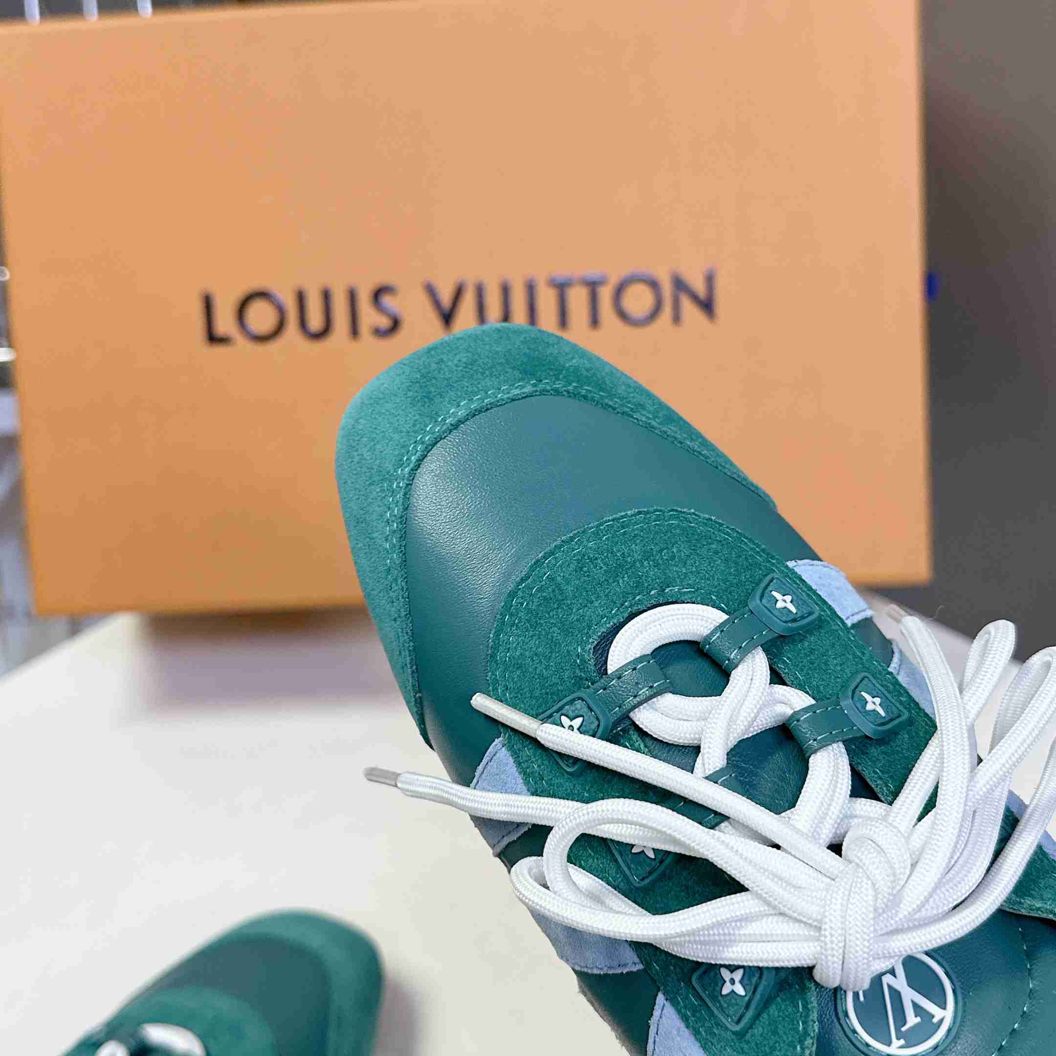 Louis Vuitton LV Sneakerina   1AHNE2 - DesignerGu