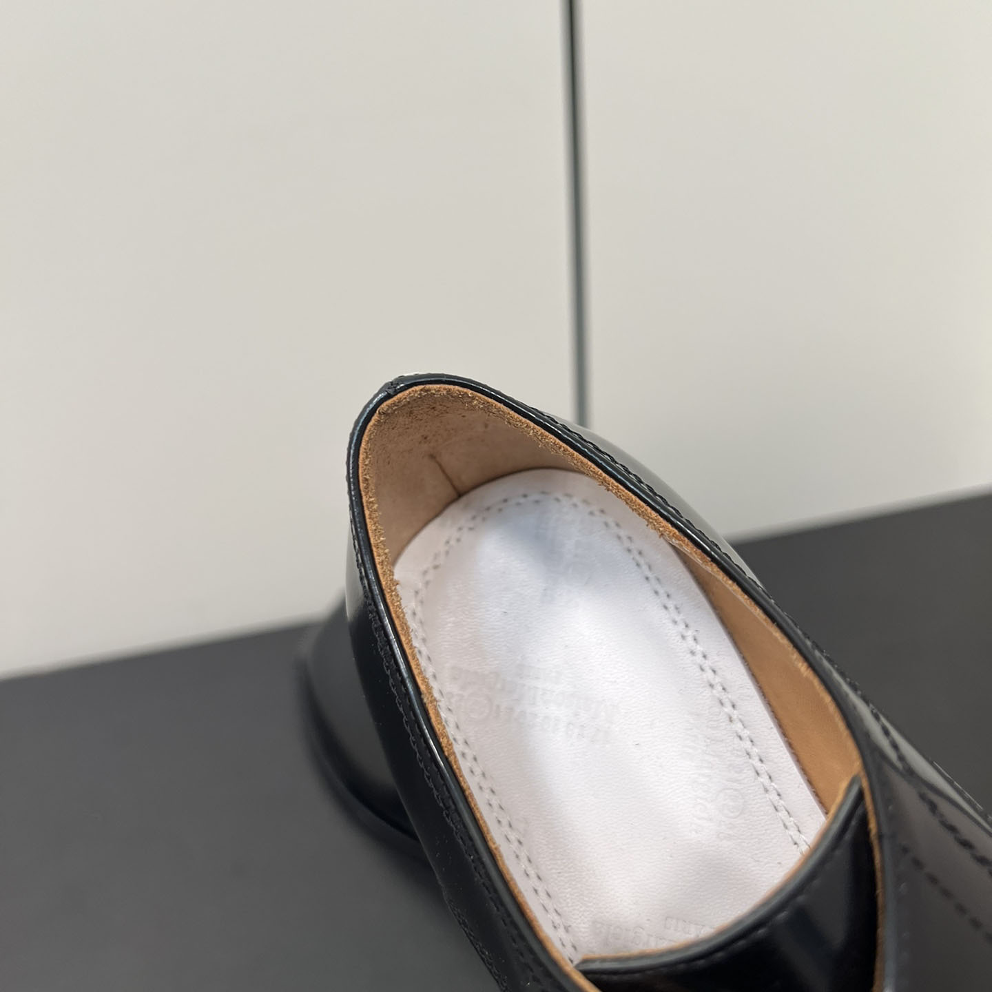 Maison Margiela Tabi Leather Loafers - DesignerGu