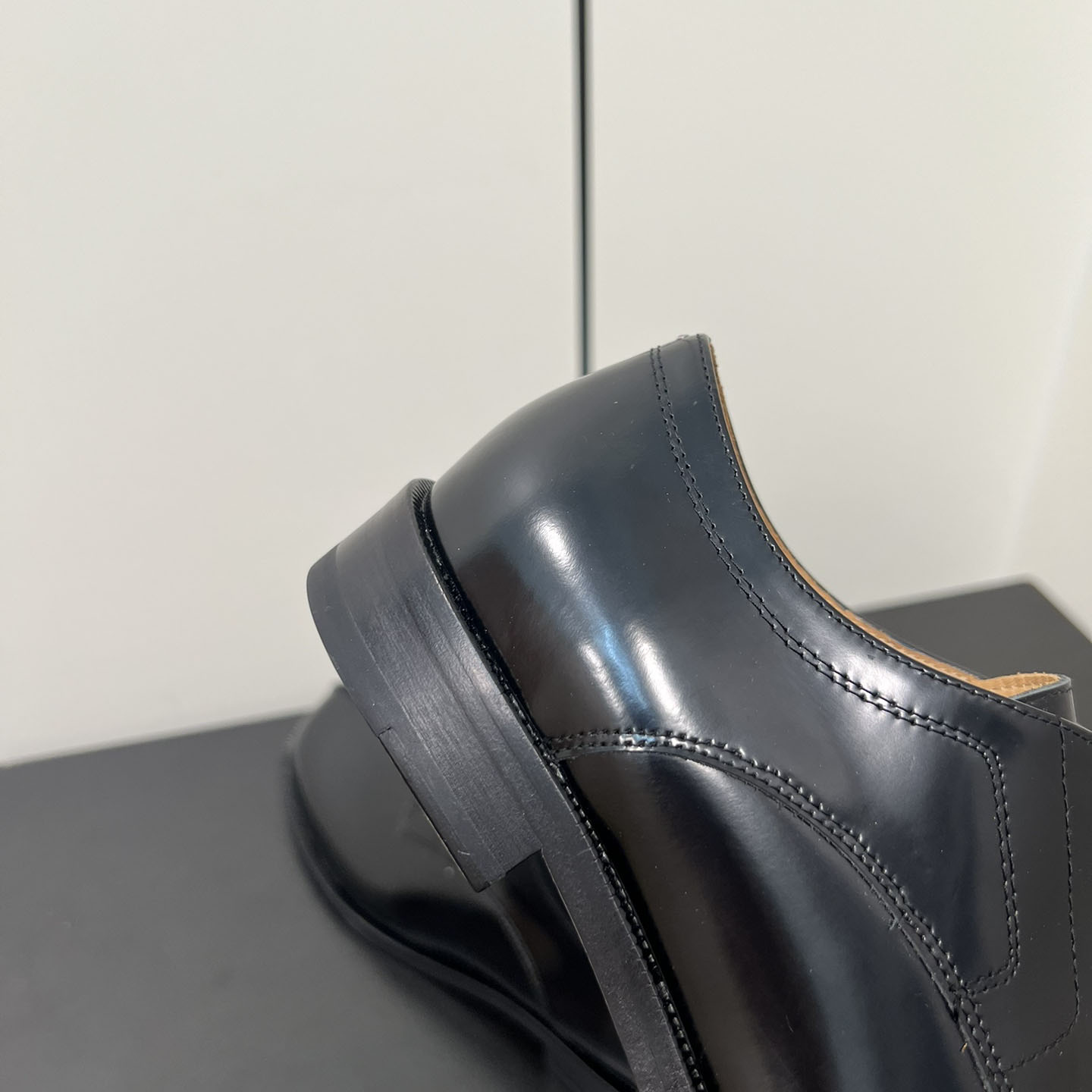 Maison Margiela Tabi Leather Loafers - DesignerGu