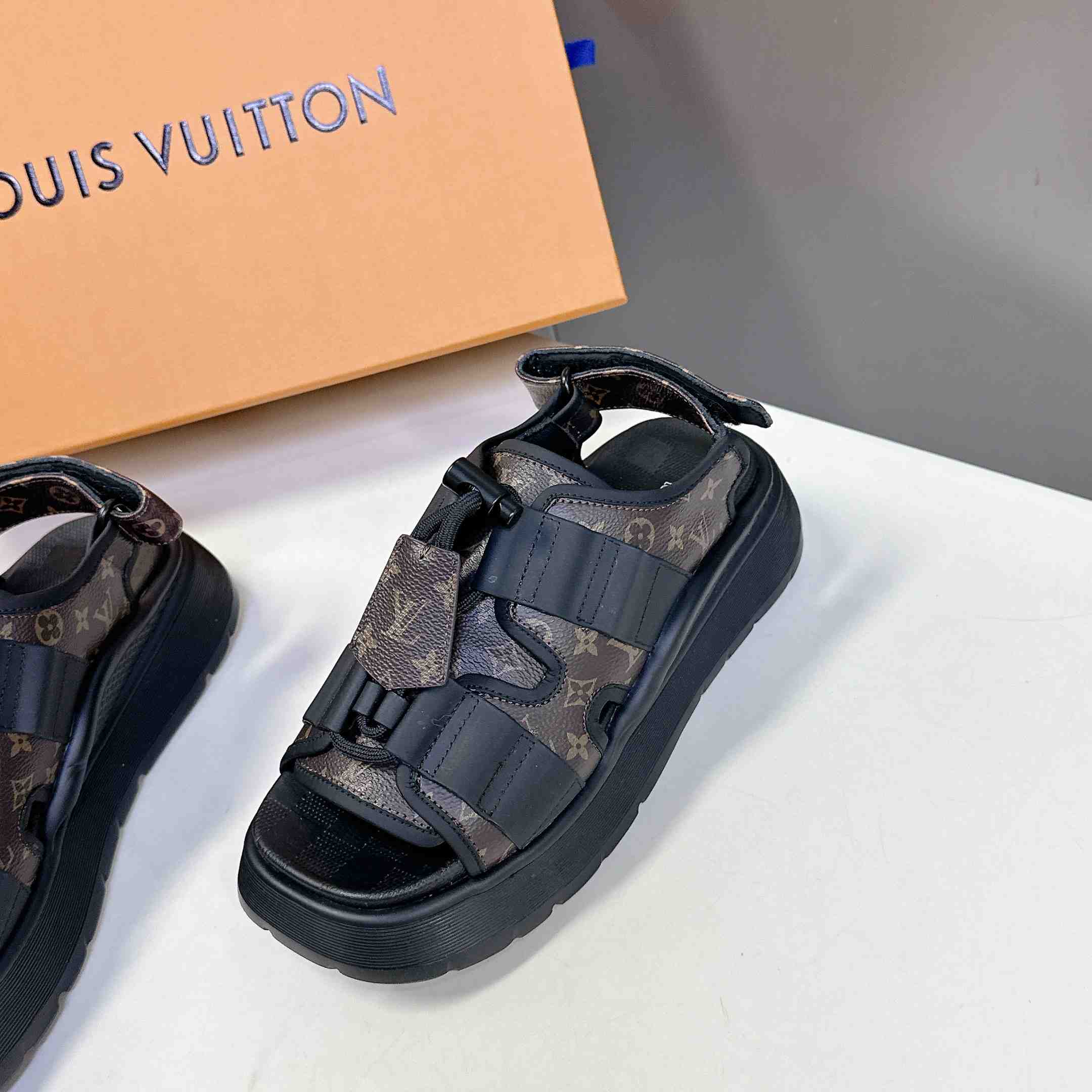 Louis Vuitton Chameleon Platform Sandal   1AHOAG - DesignerGu