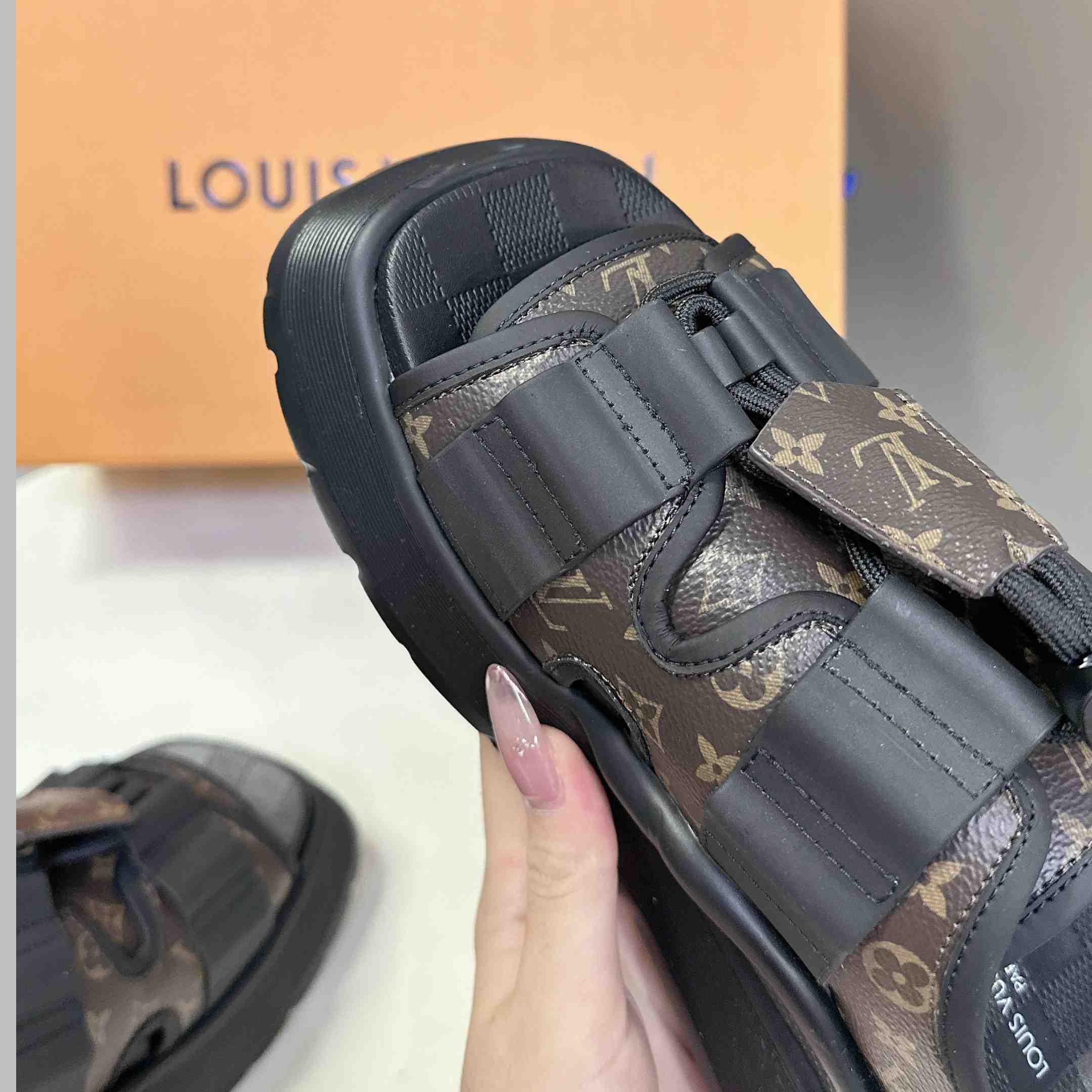 Louis Vuitton Chameleon Platform Sandal   1AHOAG - DesignerGu