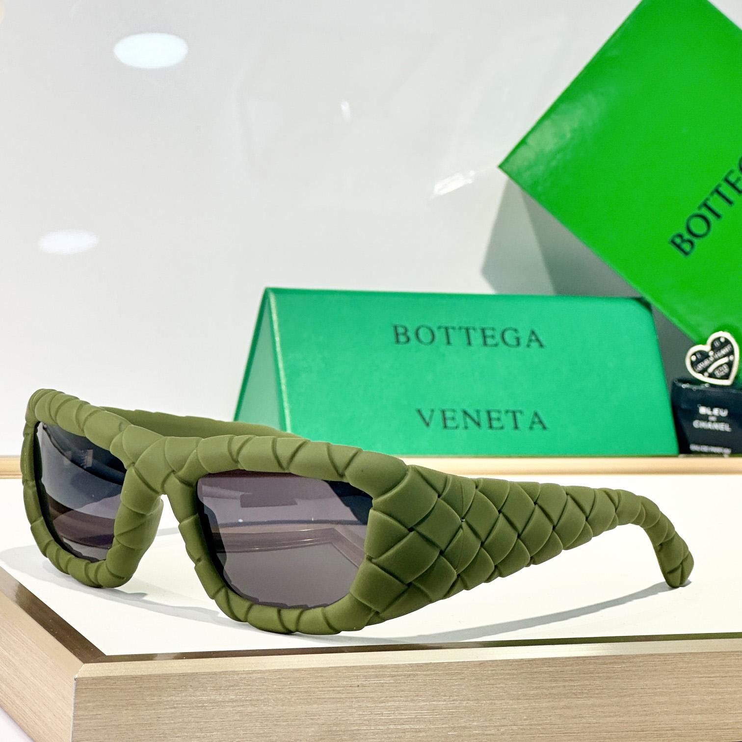 Bottega Veneta Intrecciato Rectangular Sunglasses   BV1303S - DesignerGu