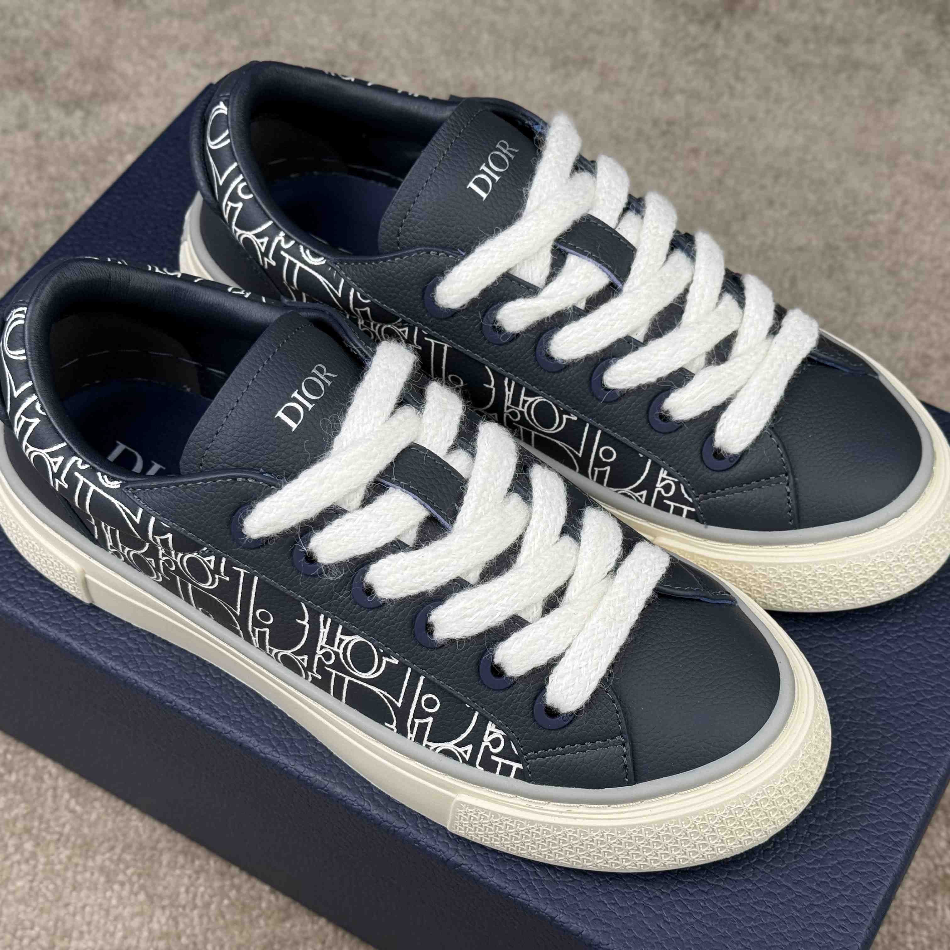 Dior B33 Spin Sneaker  - DesignerGu