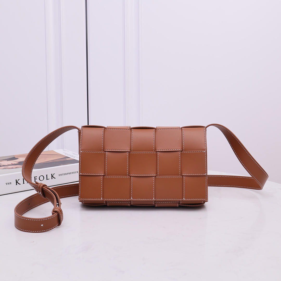 Bottega Veneta Cassette - DesignerGu