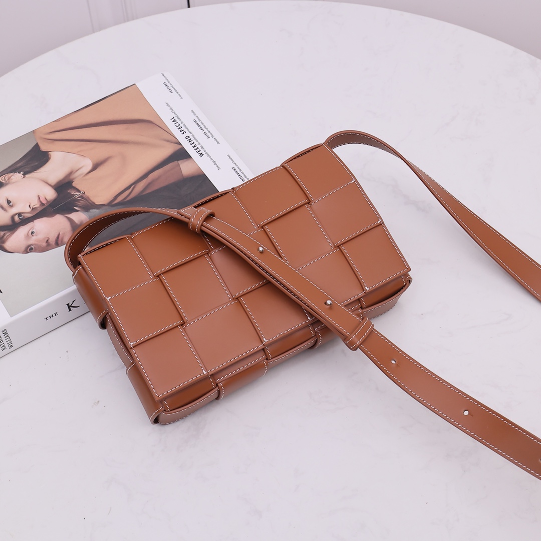 Bottega Veneta Cassette - DesignerGu