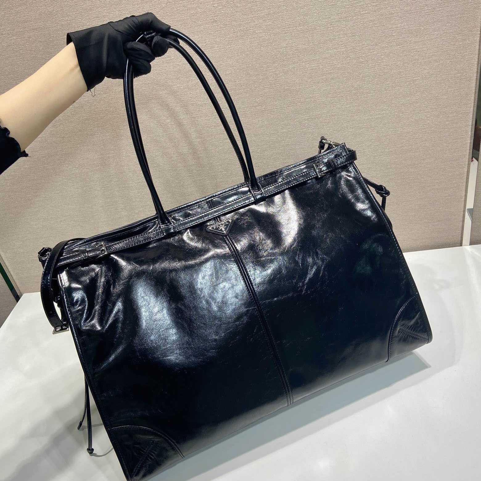 Prada Leather Tote Bag - DesignerGu