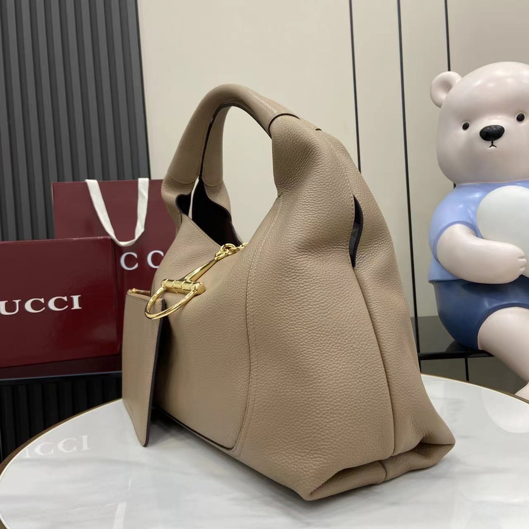 Gucci Softbit Maxi Shoulder Bag - DesignerGu