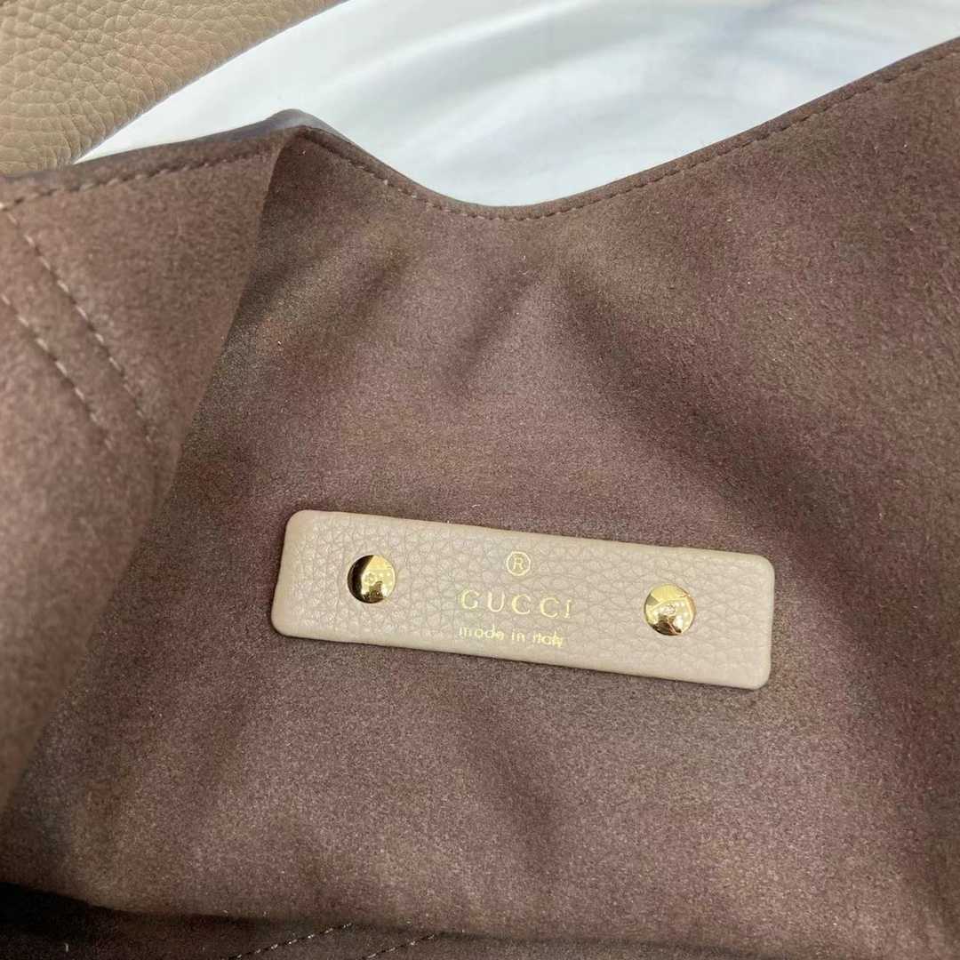 Gucci Softbit Maxi Shoulder Bag - DesignerGu