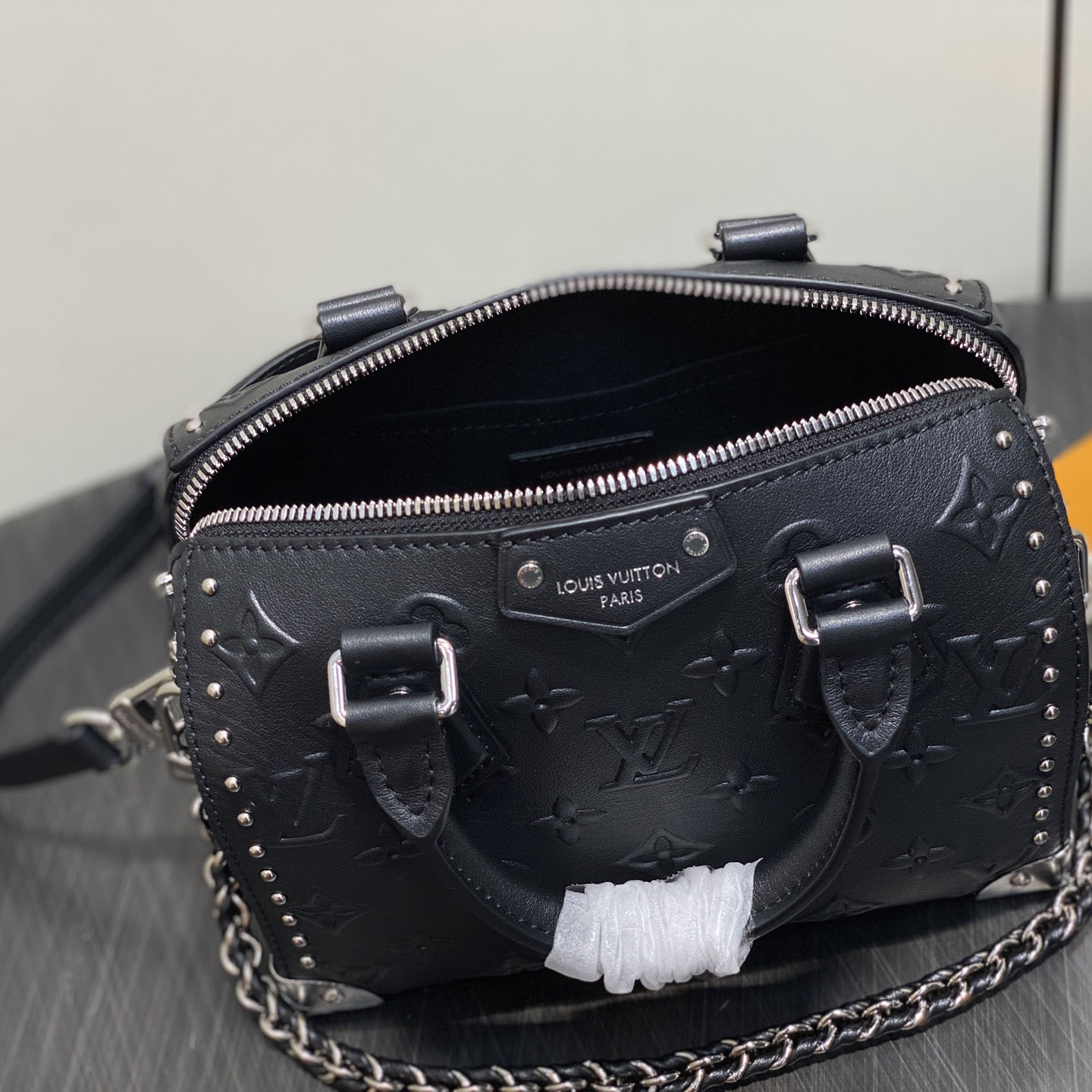 Louis Vuitton Speedy Trunk 20   M14575 - DesignerGu