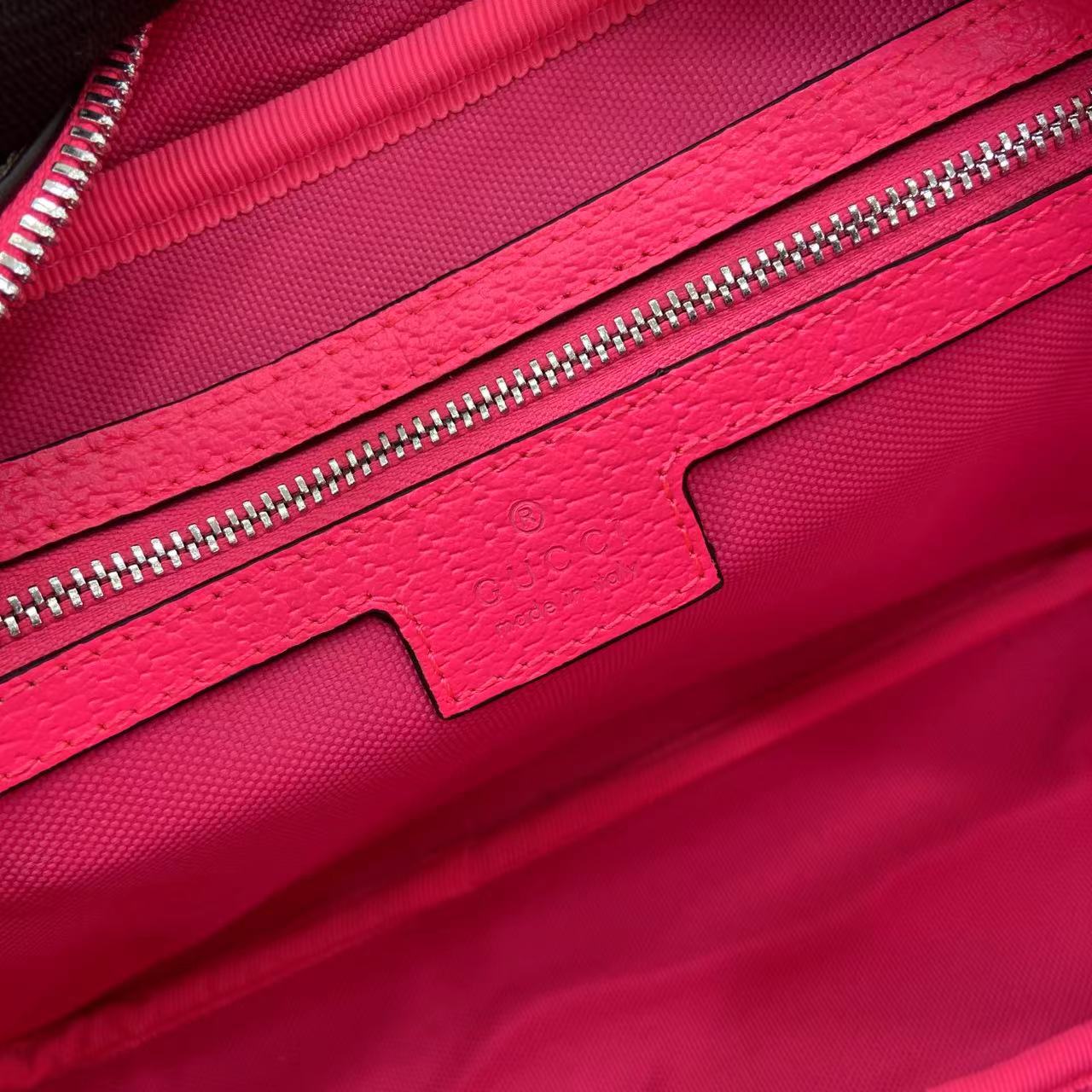 Gucci Medium Crossbody Bag With Print - DesignerGu