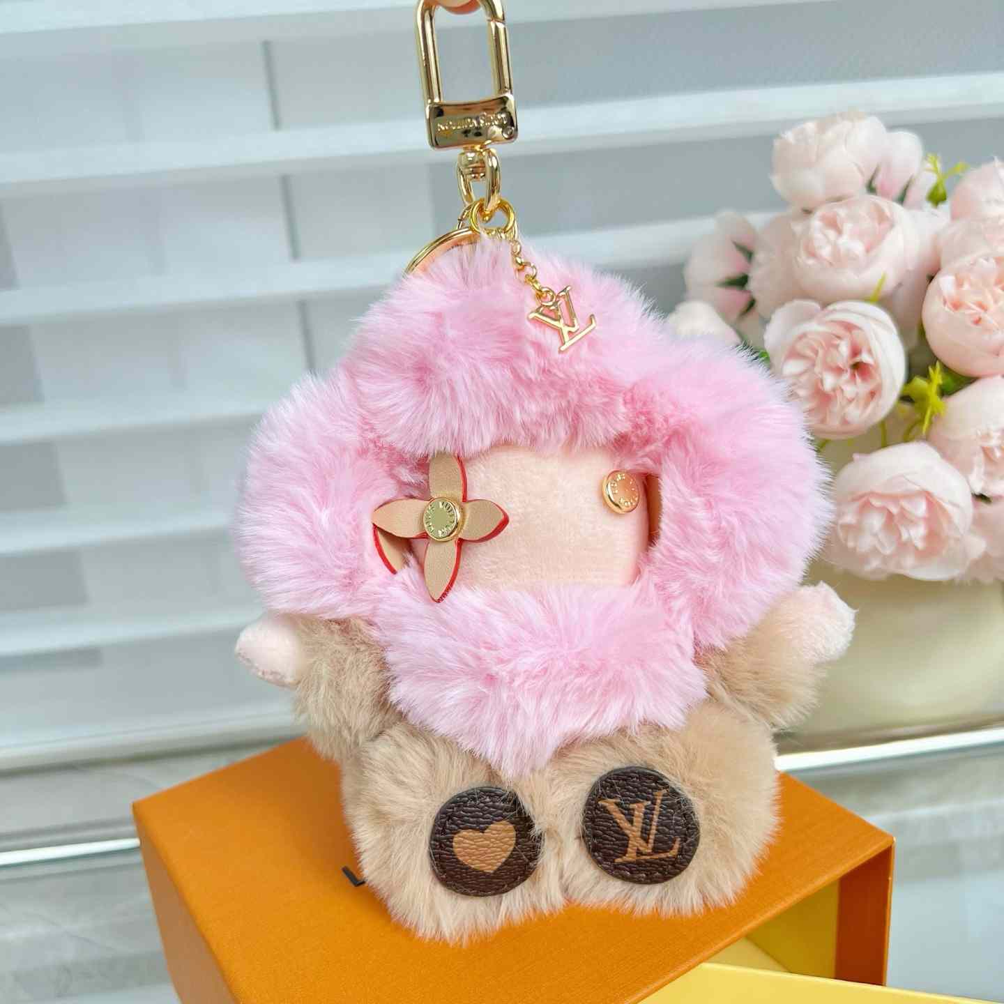 Louis Vuitton Vivienne Fashionista Bag Charm - DesignerGu