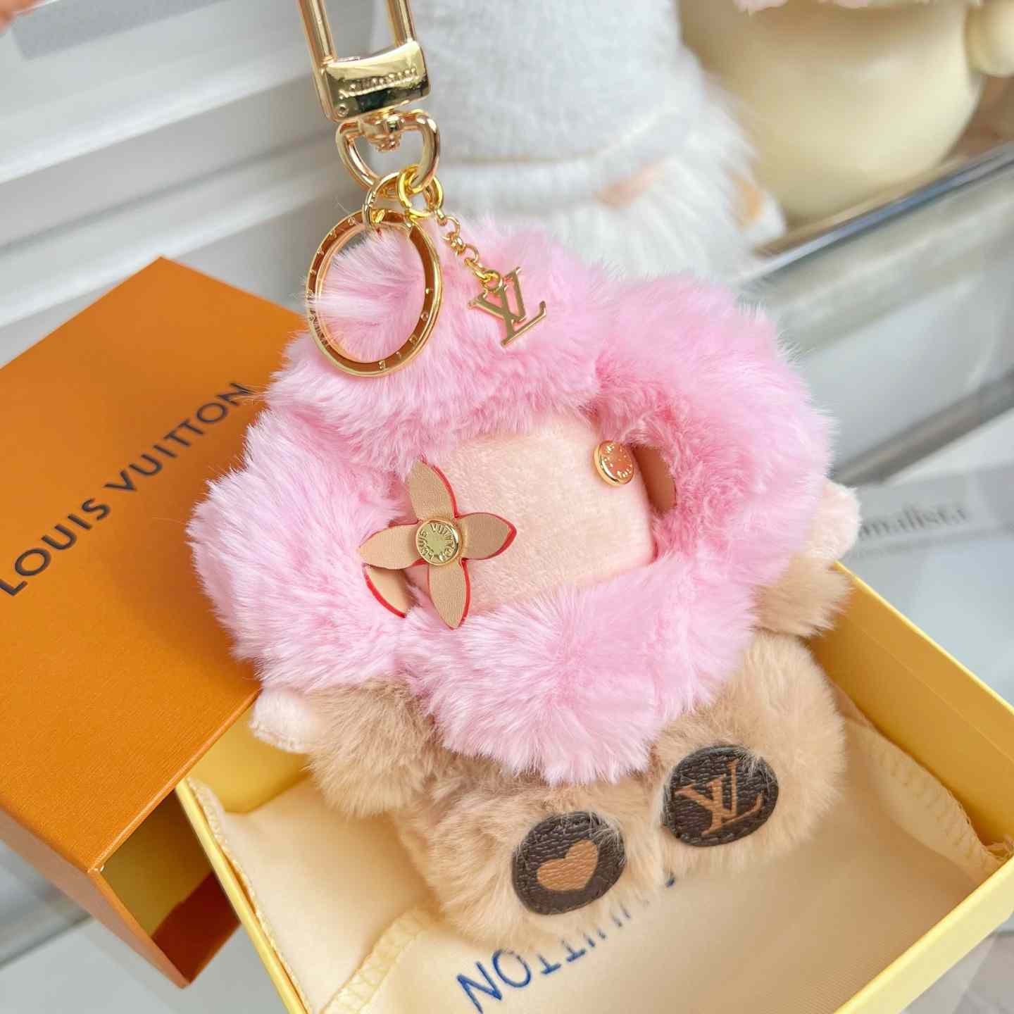 Louis Vuitton Vivienne Fashionista Bag Charm - DesignerGu