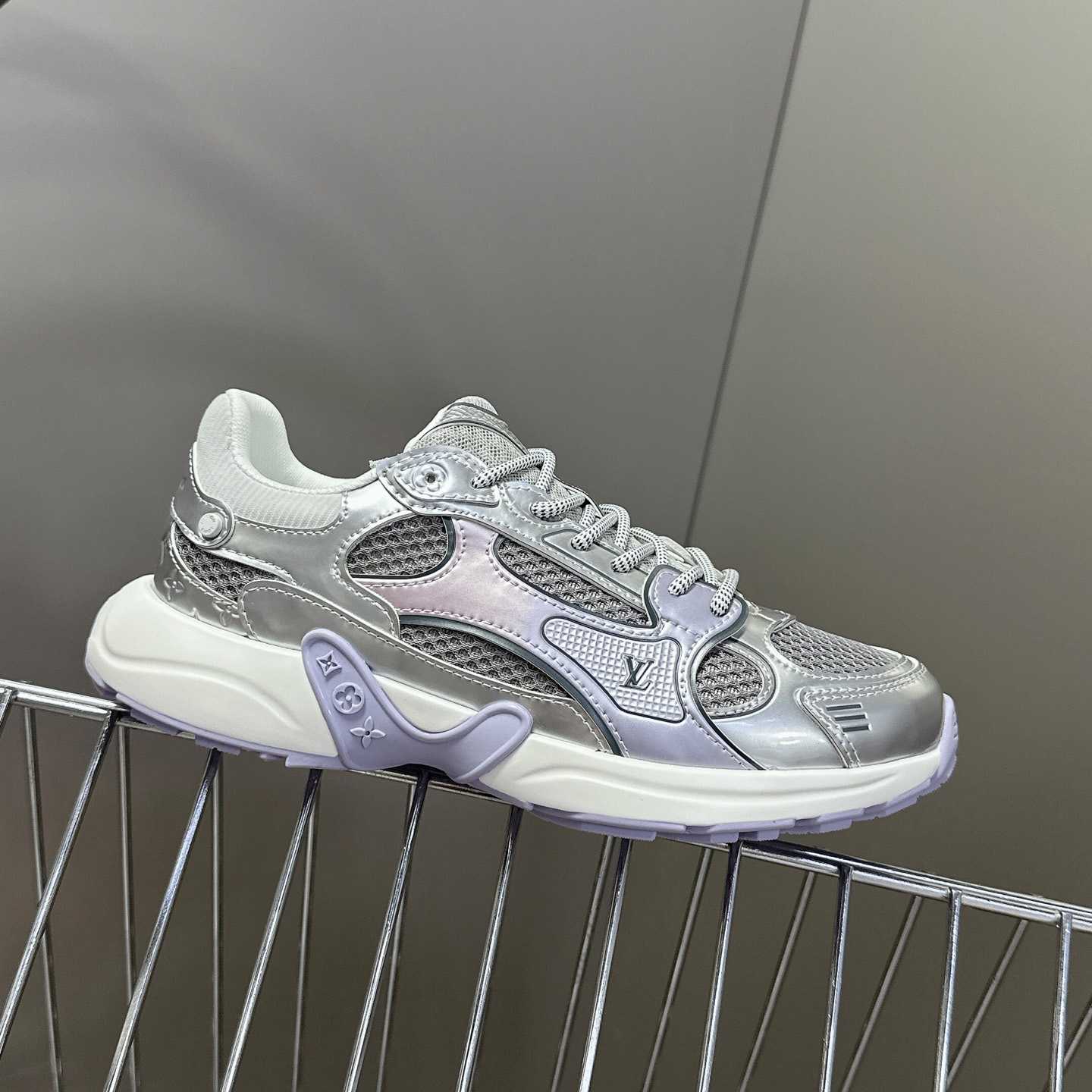 Louis Vuitton LV Olympia Sneaker   1AHOM6 - DesignerGu