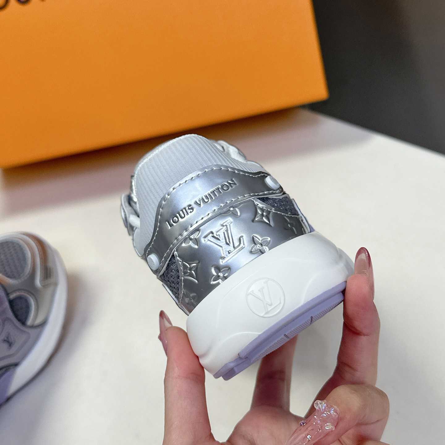 Louis Vuitton LV Olympia Sneaker   1AHOM6 - DesignerGu