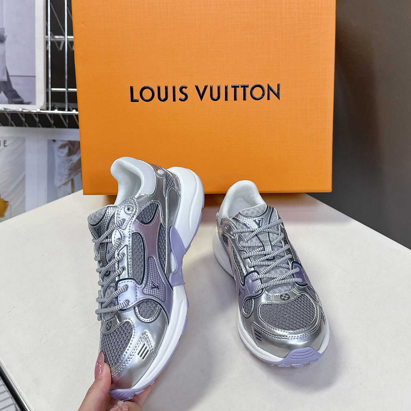Louis Vuitton LV Olympia Sneaker   1AHOM6 - DesignerGu