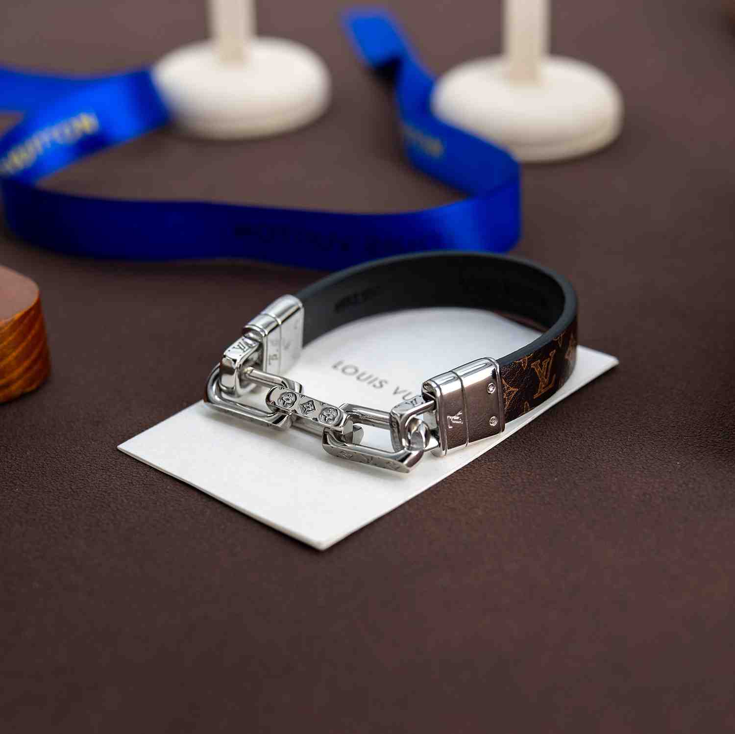 Louis Vuitton LV Links Bracelet   M8405 - DesignerGu