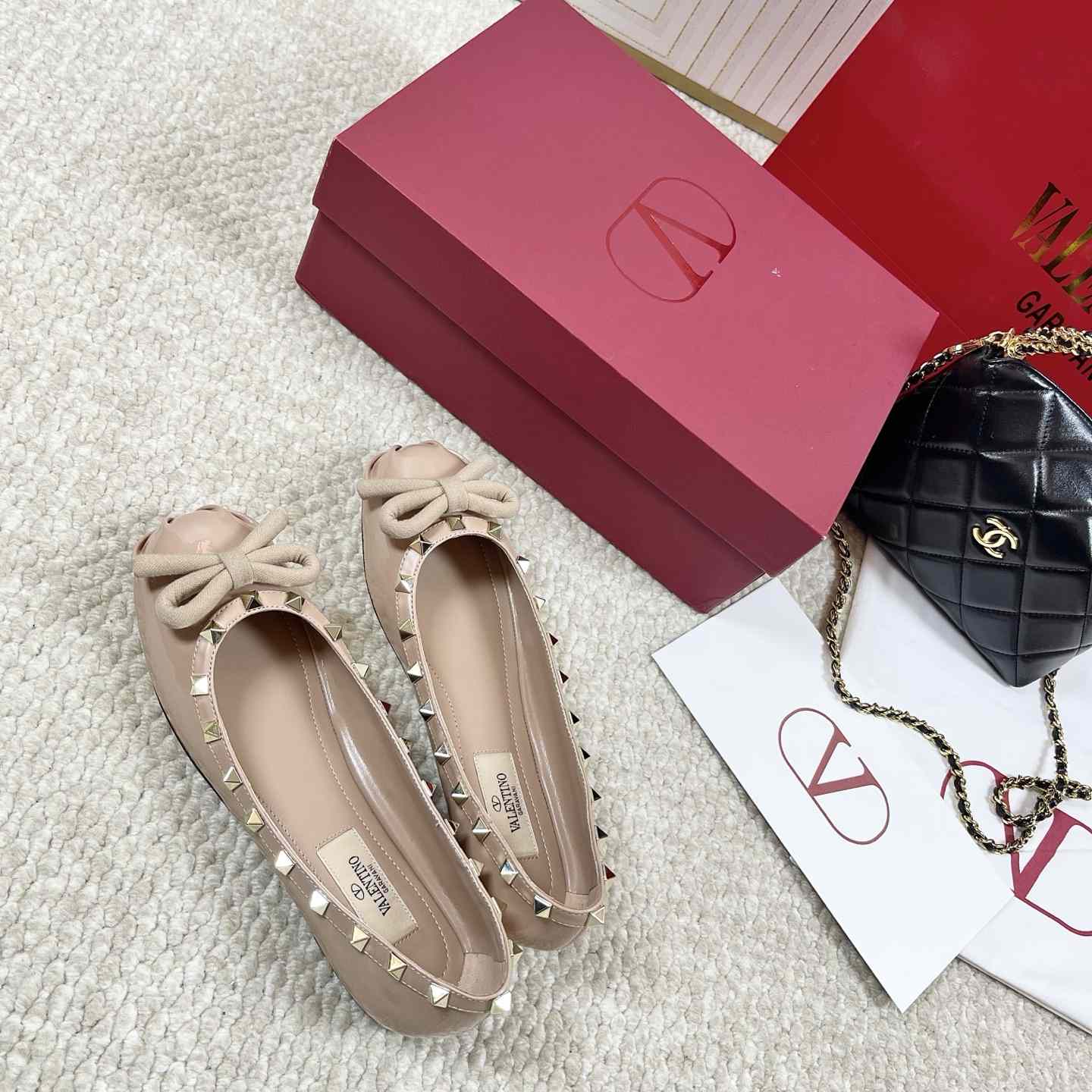 Valenti Rockstud Patent Leather Ballerina - DesignerGu